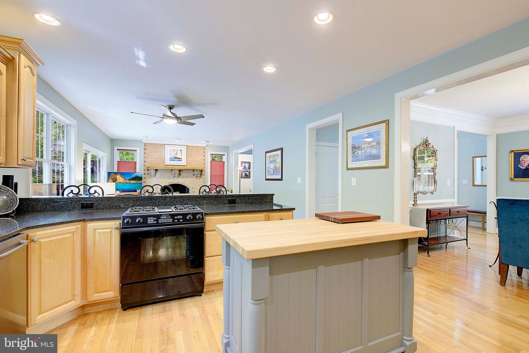 ANNAPOLIS ROADS - Residential