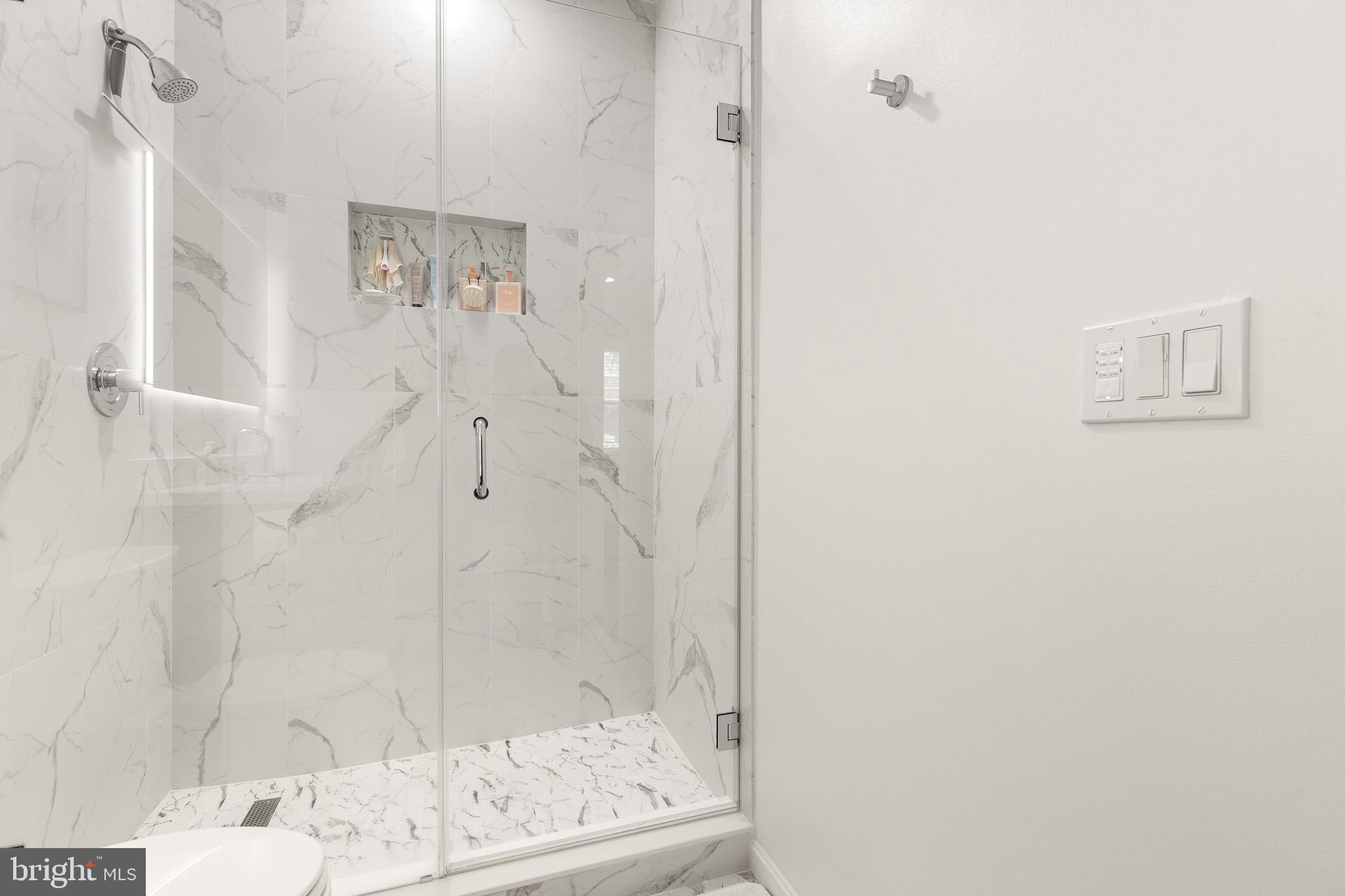 MARQUIS AT VIENNA STATION - Residential