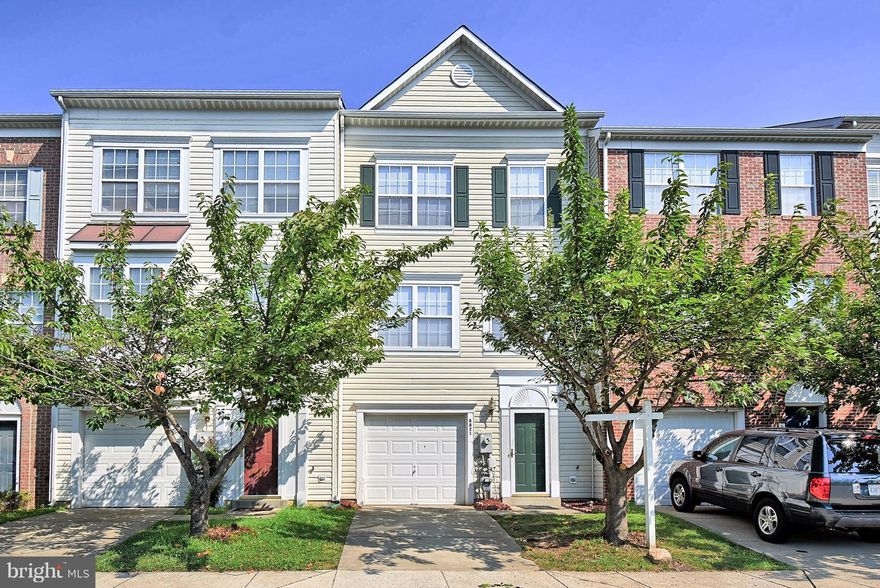 GORGEOUS 3BED, 2FULL, 2HALF BATH GAR TH W/3-LEVEL BUMPOUT. WOOD FLRS IN HUGE LIVING RM. ALMOST NEW EAT-IN-KIT W/NEW CERAMIC TILES, GRANITE CNTR, FRIDGE & RANGE W/SLIDER TO XTRA LGE DECK. SUNNY MASTER BED W/BATH, WALK-IN-CLOSET, CEILING FAN & LOFT FOR OFFICE. LL WALK-OUT REC RM W/CLEAN LAMINATE FLRS OPENS TO FENCED IN BACKYARD. ALL NEW TOILETS, CERAMIC TILES IN BATHS, NEW CARPET & FRESH NEW PAINT..