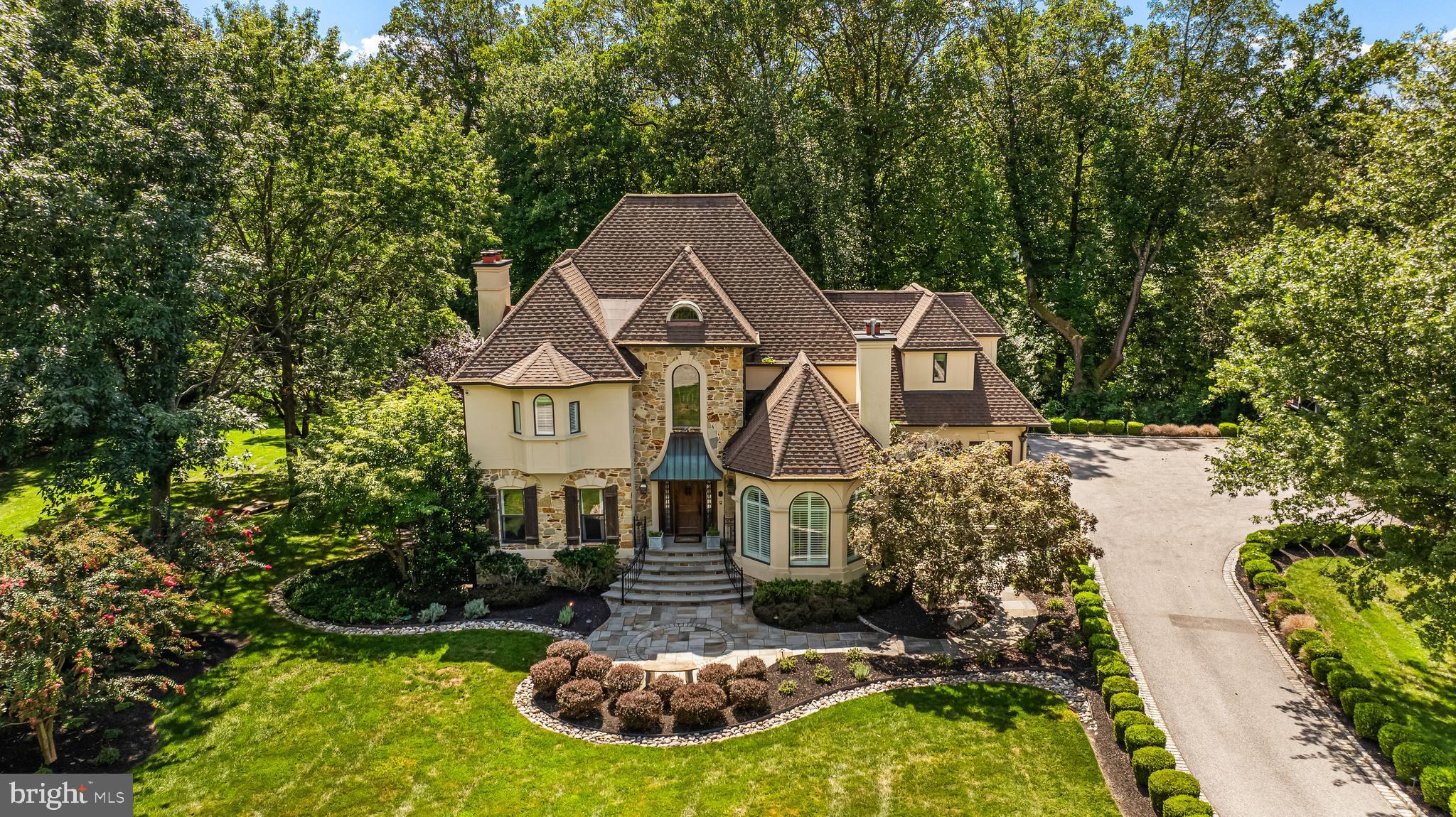 HELMSLEY COURT - Residential