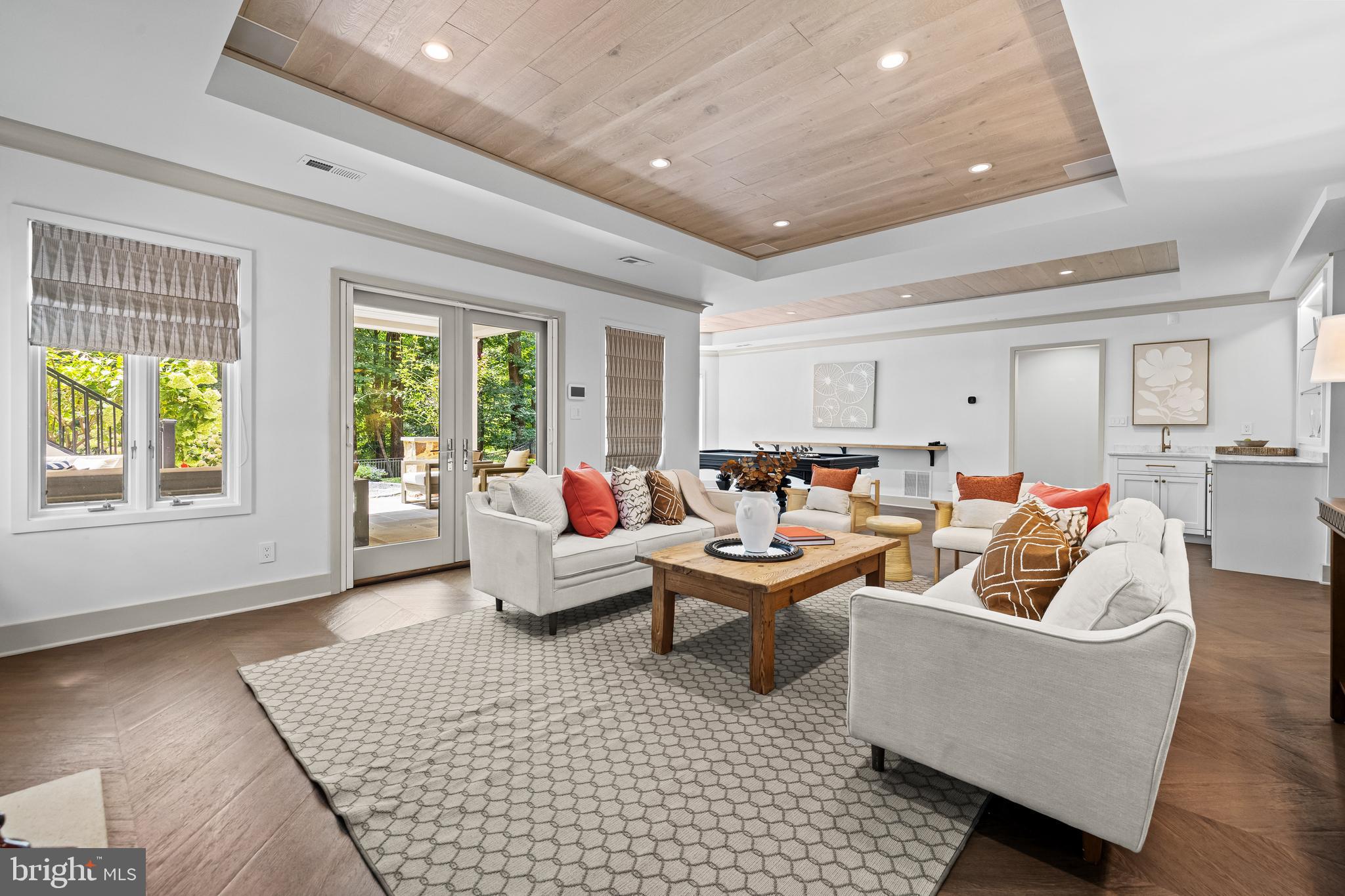 HELMSLEY COURT - Residential