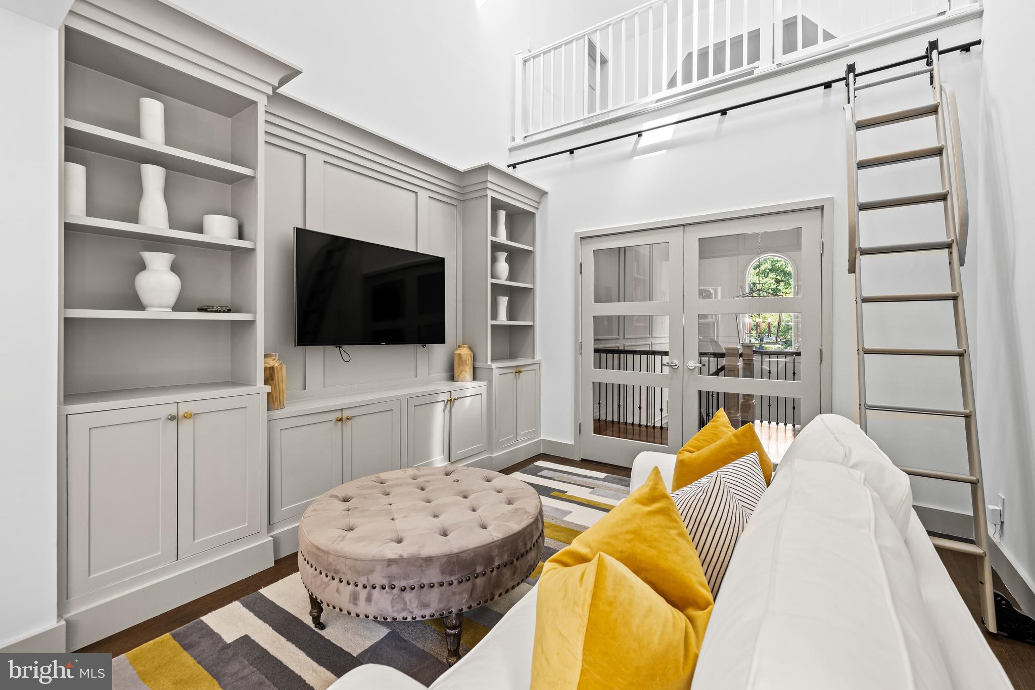 HELMSLEY COURT - Residential