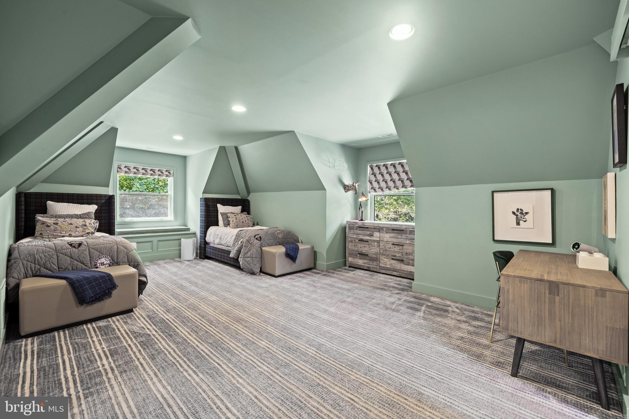 HELMSLEY COURT - Residential