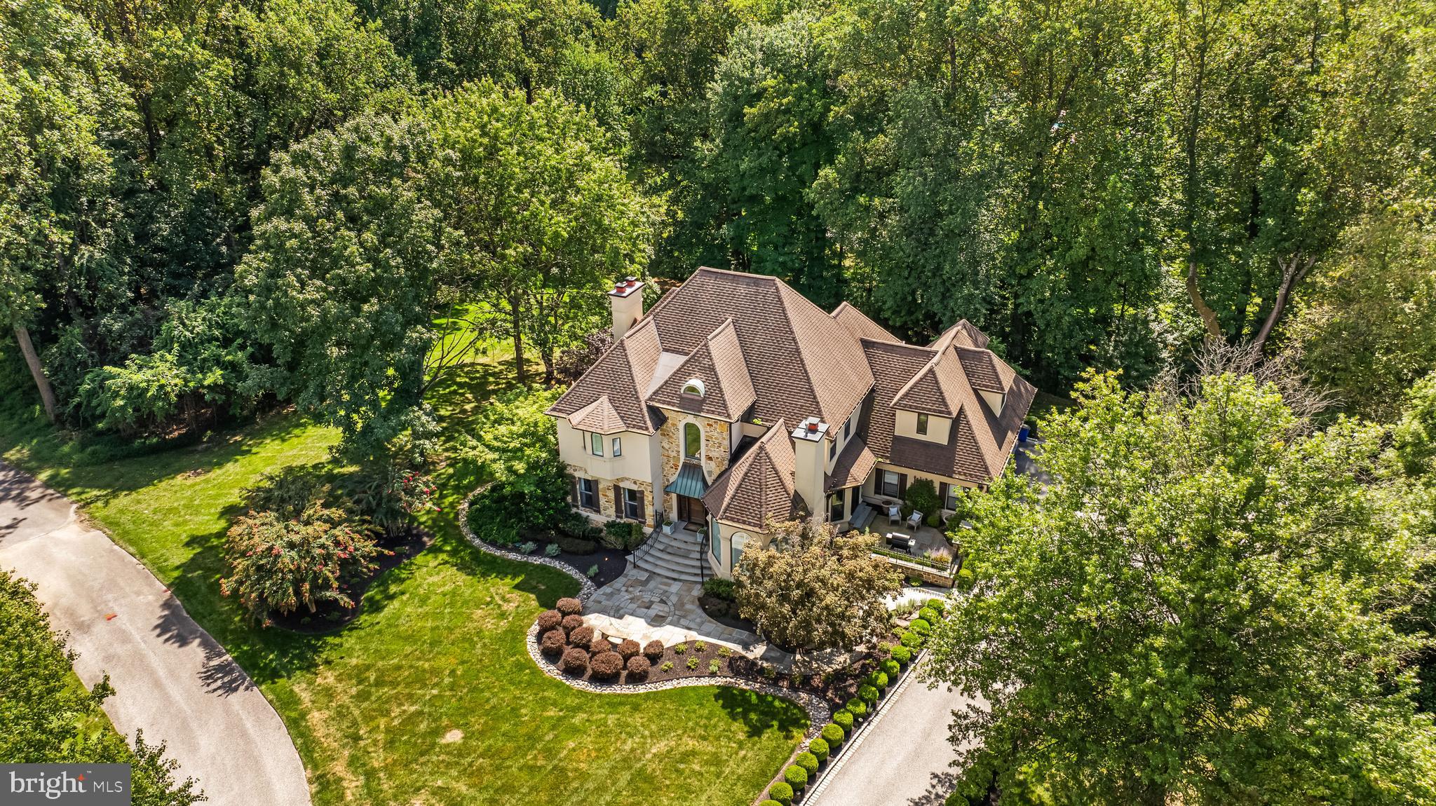 HELMSLEY COURT - Residential