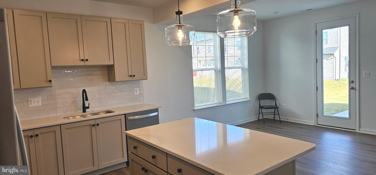 KING'S CROSSING - Residential Lease