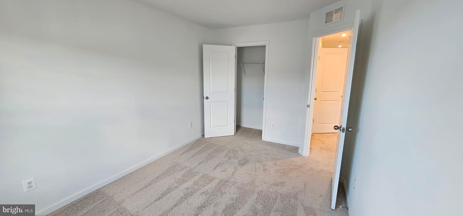 KING'S CROSSING - Residential Lease