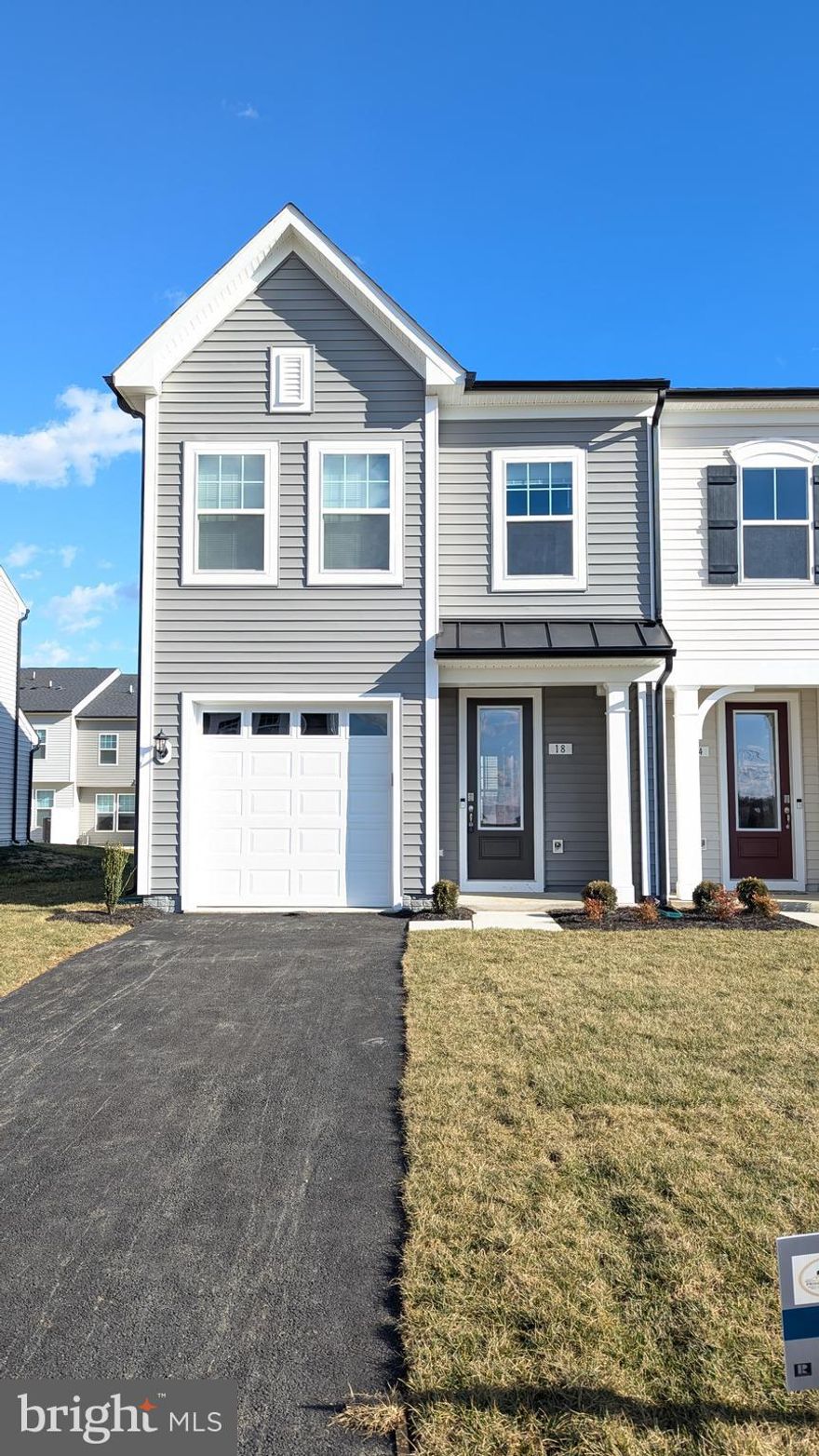 Available now, Sunny and Spacious End unit townhome, Luxury New Construction, 2 level, 3 Bedroom, 2.5 Bath, 1 car garage in commuter friendly Kings Crossing community. Modern open concept kitchen with stainless steel appliances, gray cabinets, white Quartz countertops, and a Large kitchen island. Large Living Area and a Half bath on the Main level. Upper level has three bedrooms and Two Full baths, master Bedroom with attached luxury bath and large walk-in closet. Two additional Bedrooms with a common hallway bath and Washer-Dryer room complete the upper level. Attached Garage parking. Near 9 and 340. For a quick response, please text or Email.