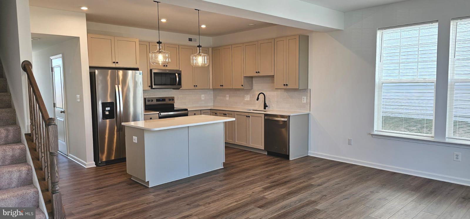 KING'S CROSSING - Residential Lease