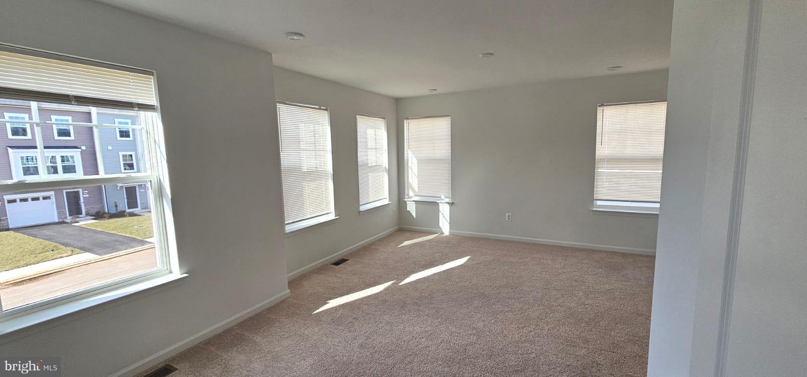 KING'S CROSSING - Residential Lease