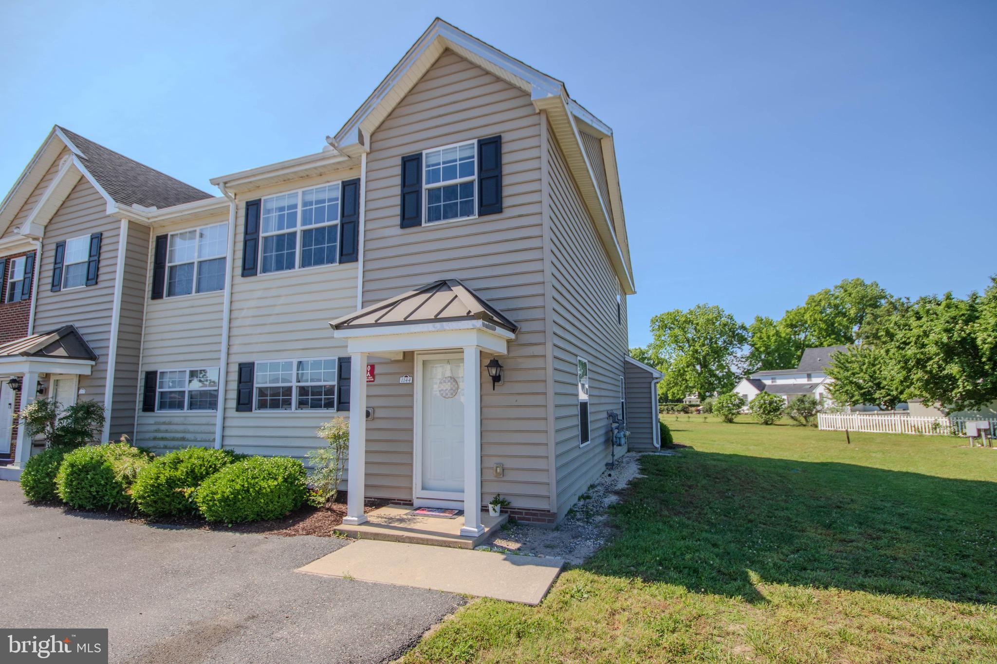 1144 FAIRVIEW LANE 1144