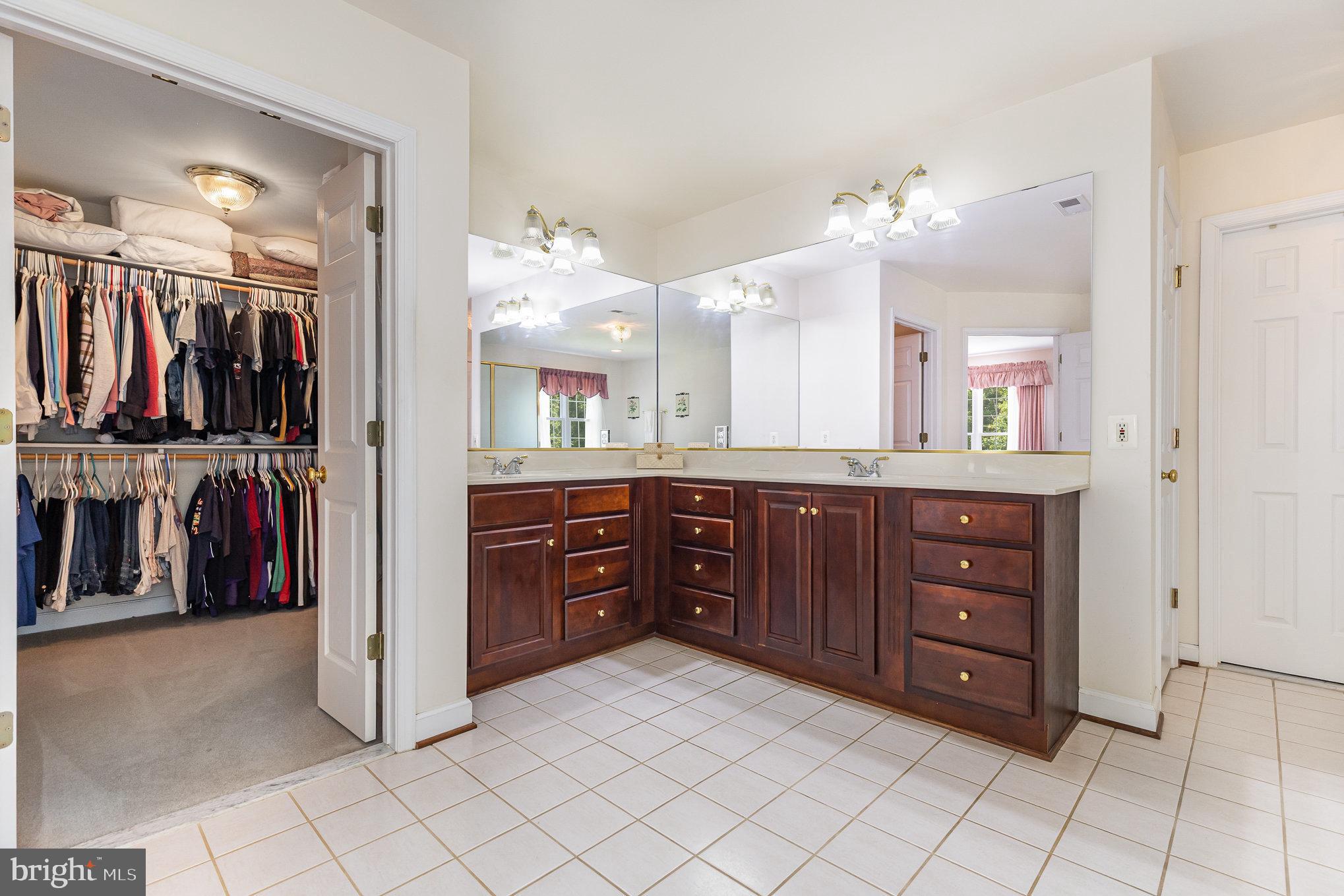 WALNUT RIDGE ESTATES - Residential