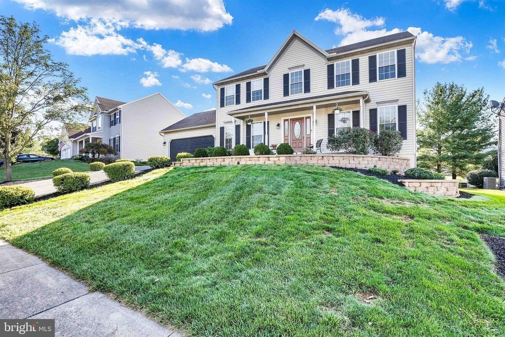 Photo of 212 TAMARACK DR, DENVER, PA 17517 (MLS # PALA2040908)