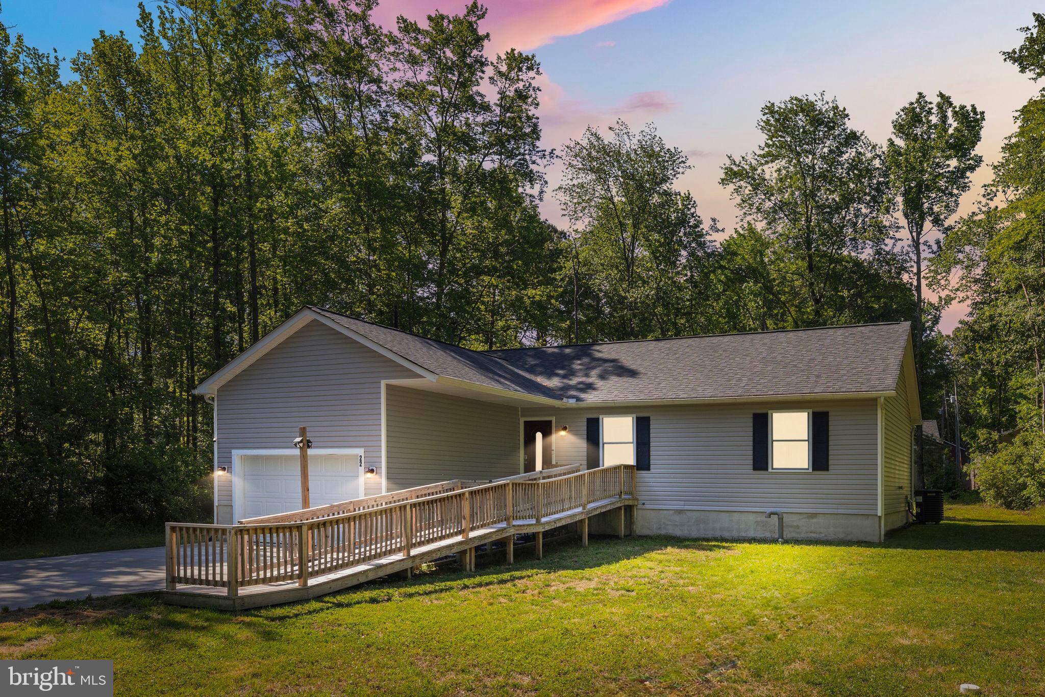 COLONIAL BEACH - Residential