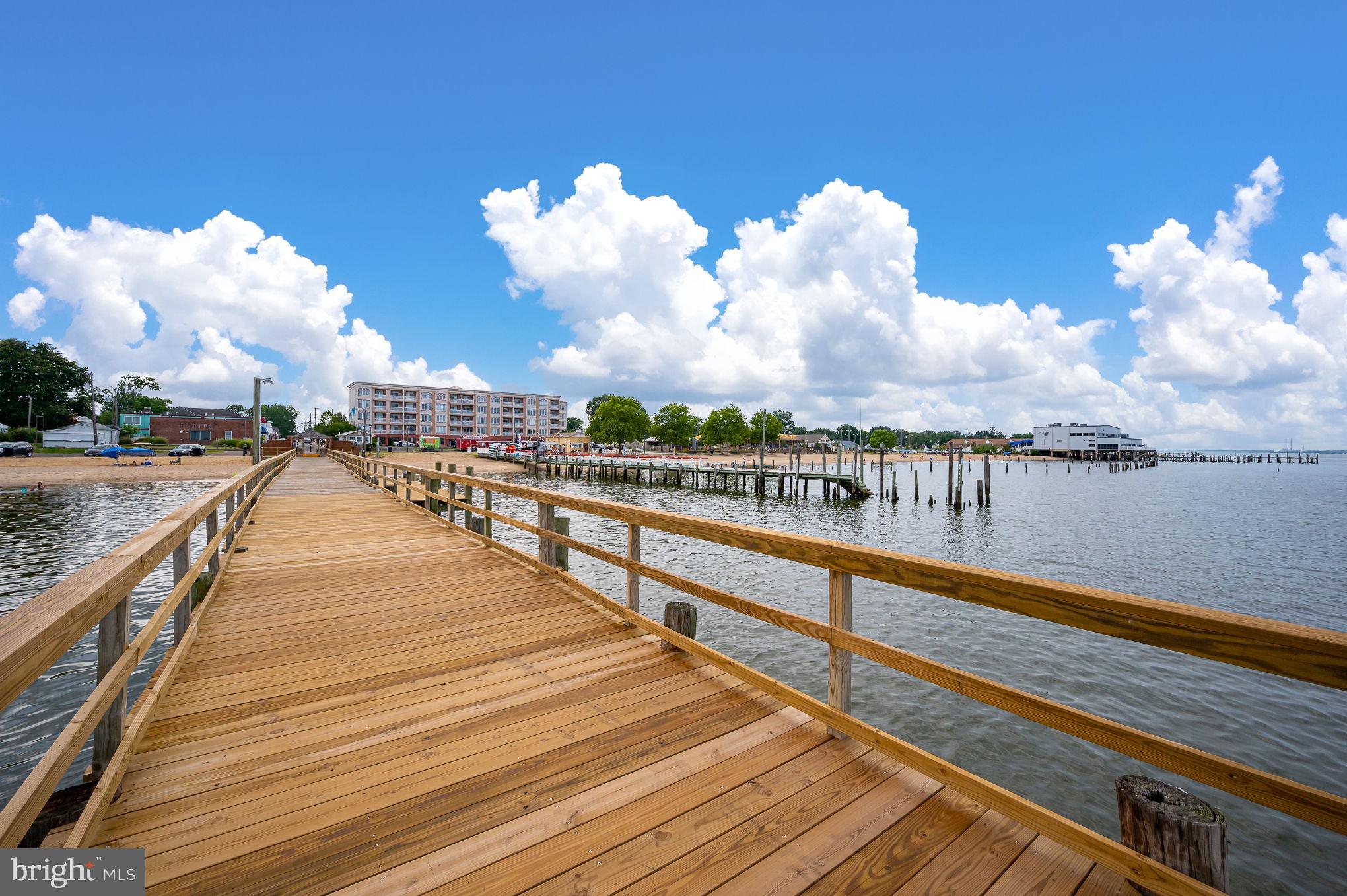 COLONIAL BEACH - Residential