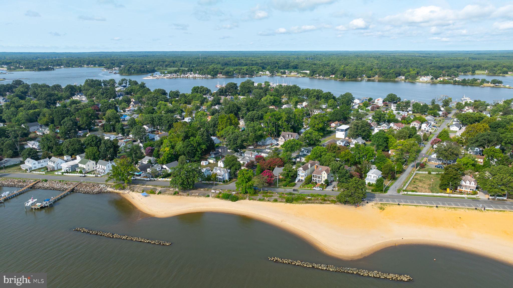 COLONIAL BEACH - Residential