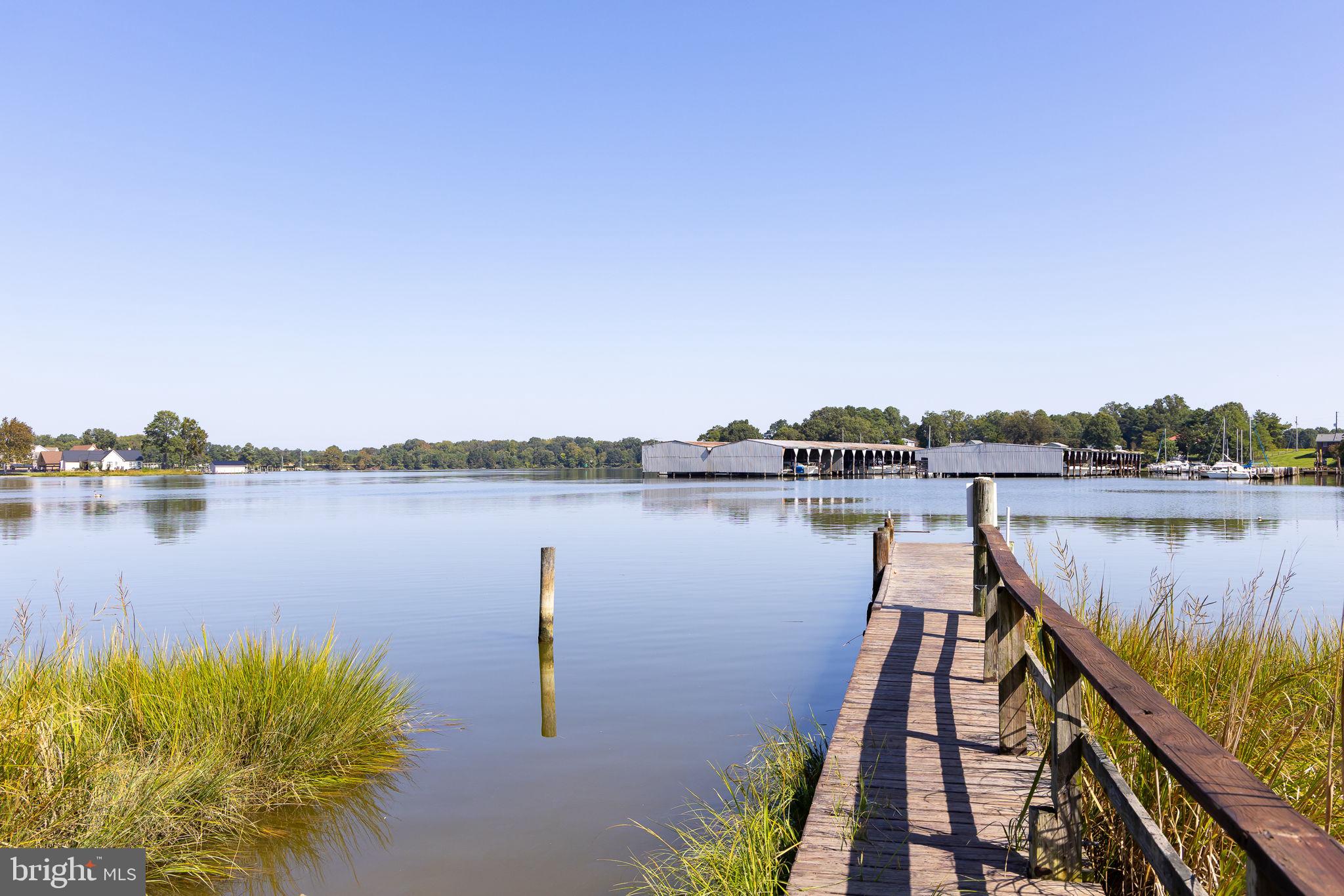 COLONIAL BEACH - Residential