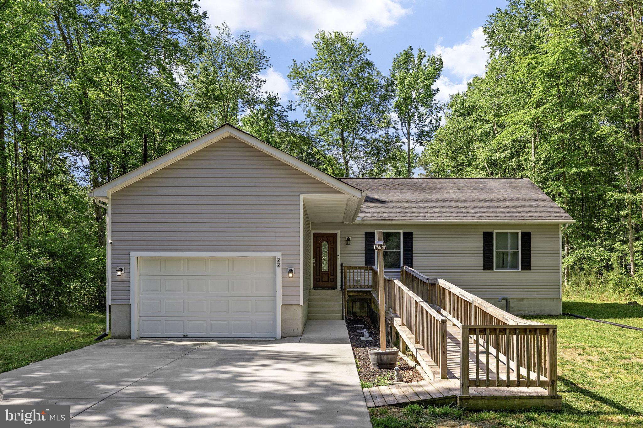COLONIAL BEACH - Residential