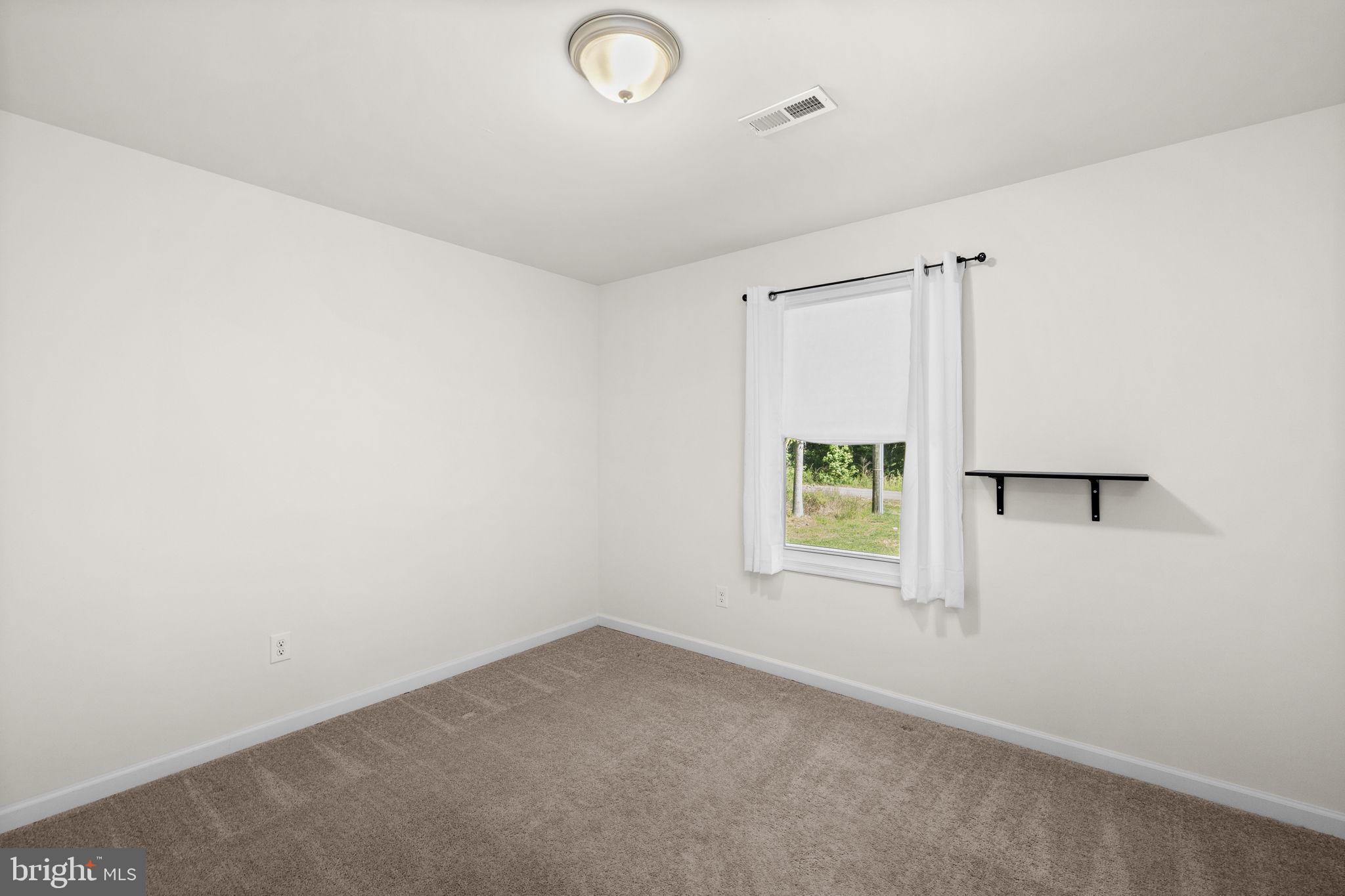 COLONIAL BEACH - Residential