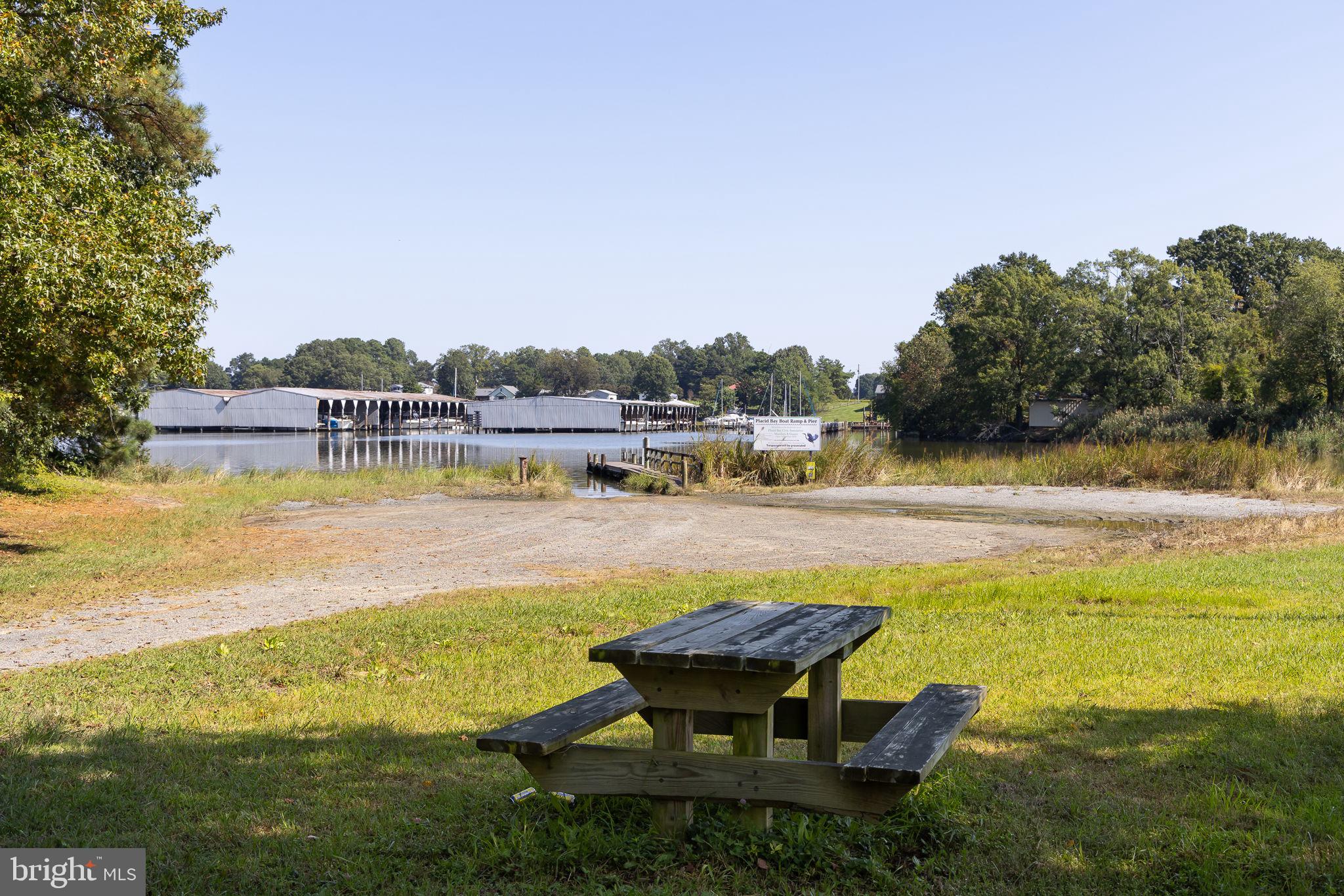 COLONIAL BEACH - Residential