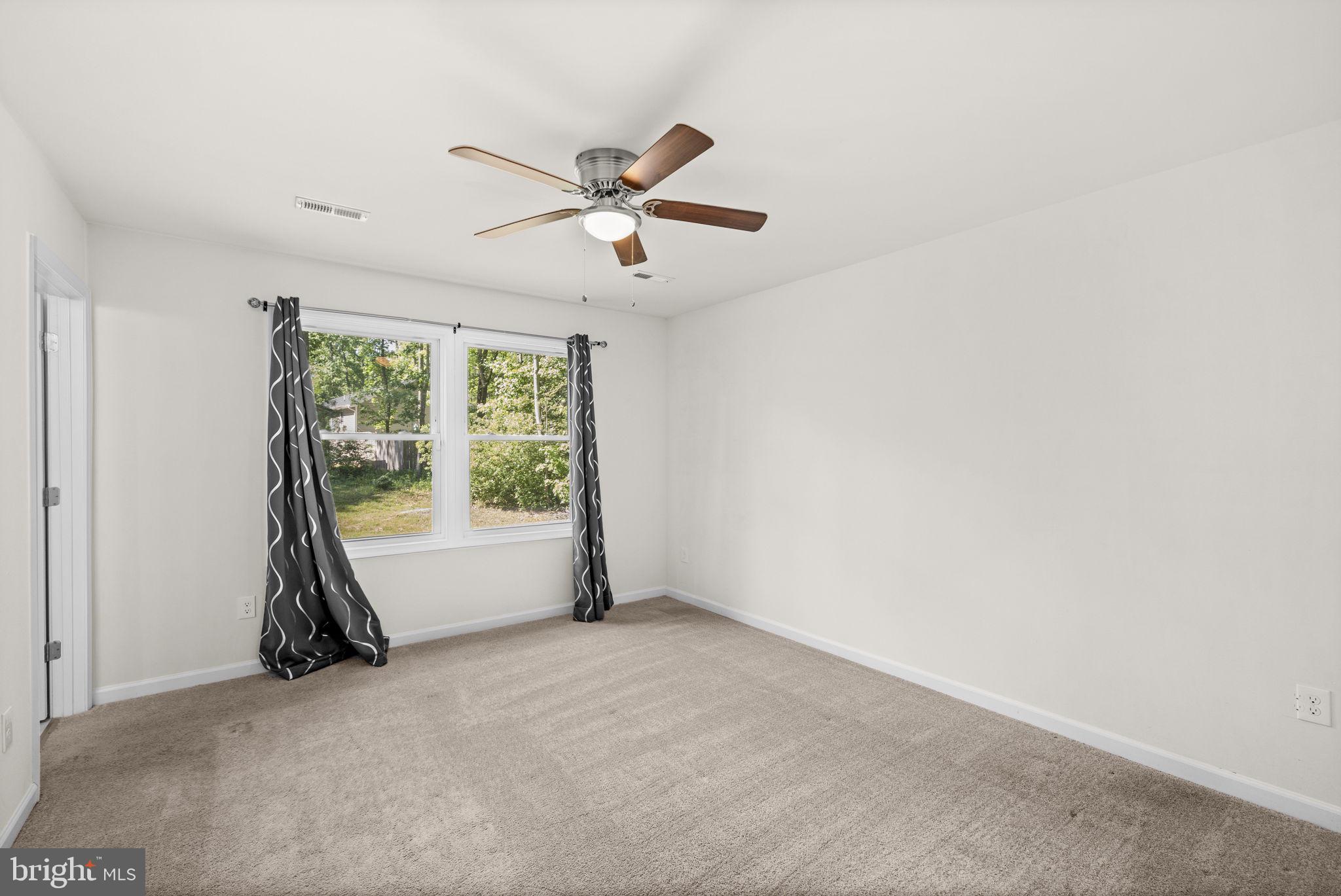 COLONIAL BEACH - Residential