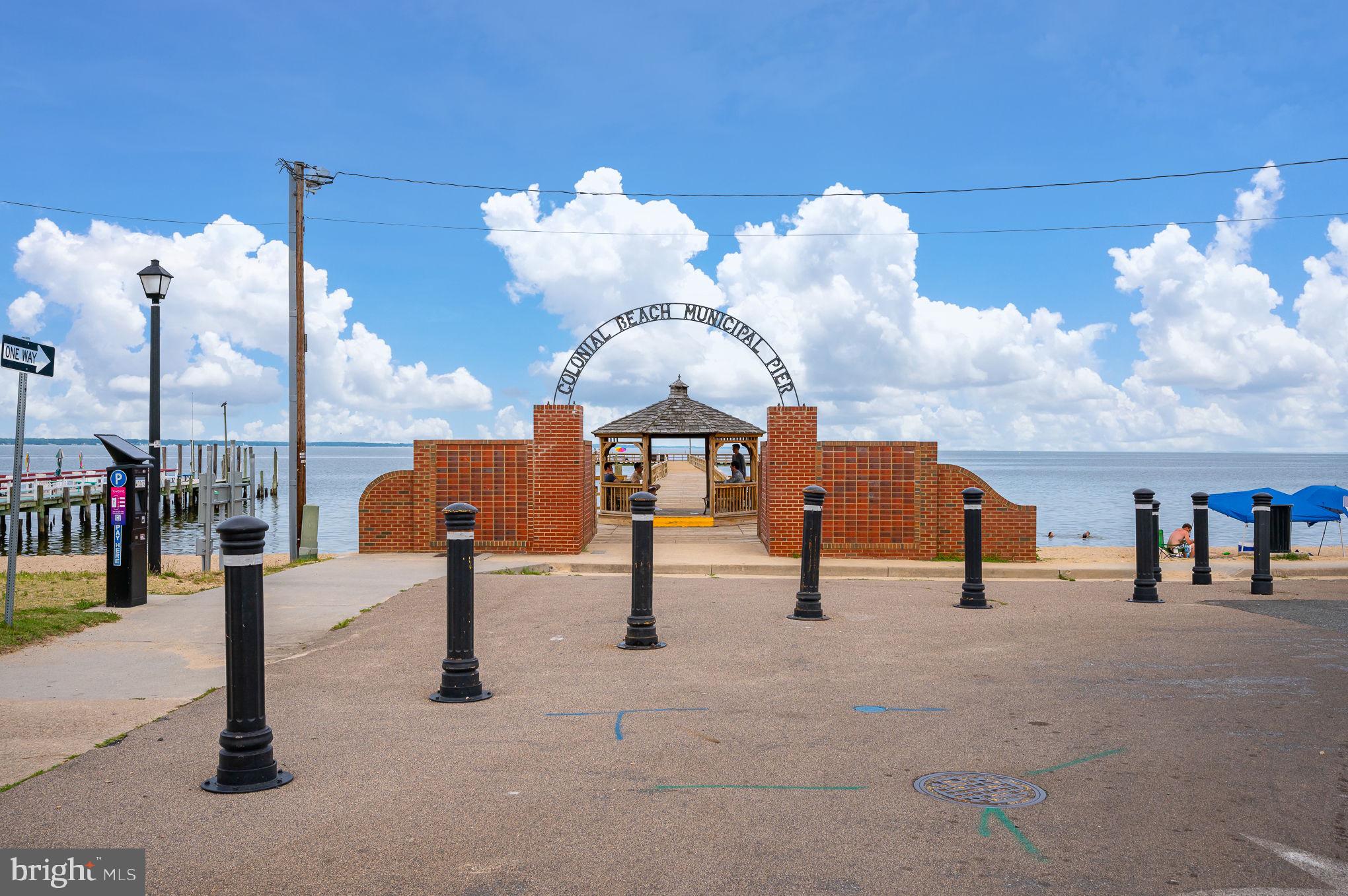 COLONIAL BEACH - Residential