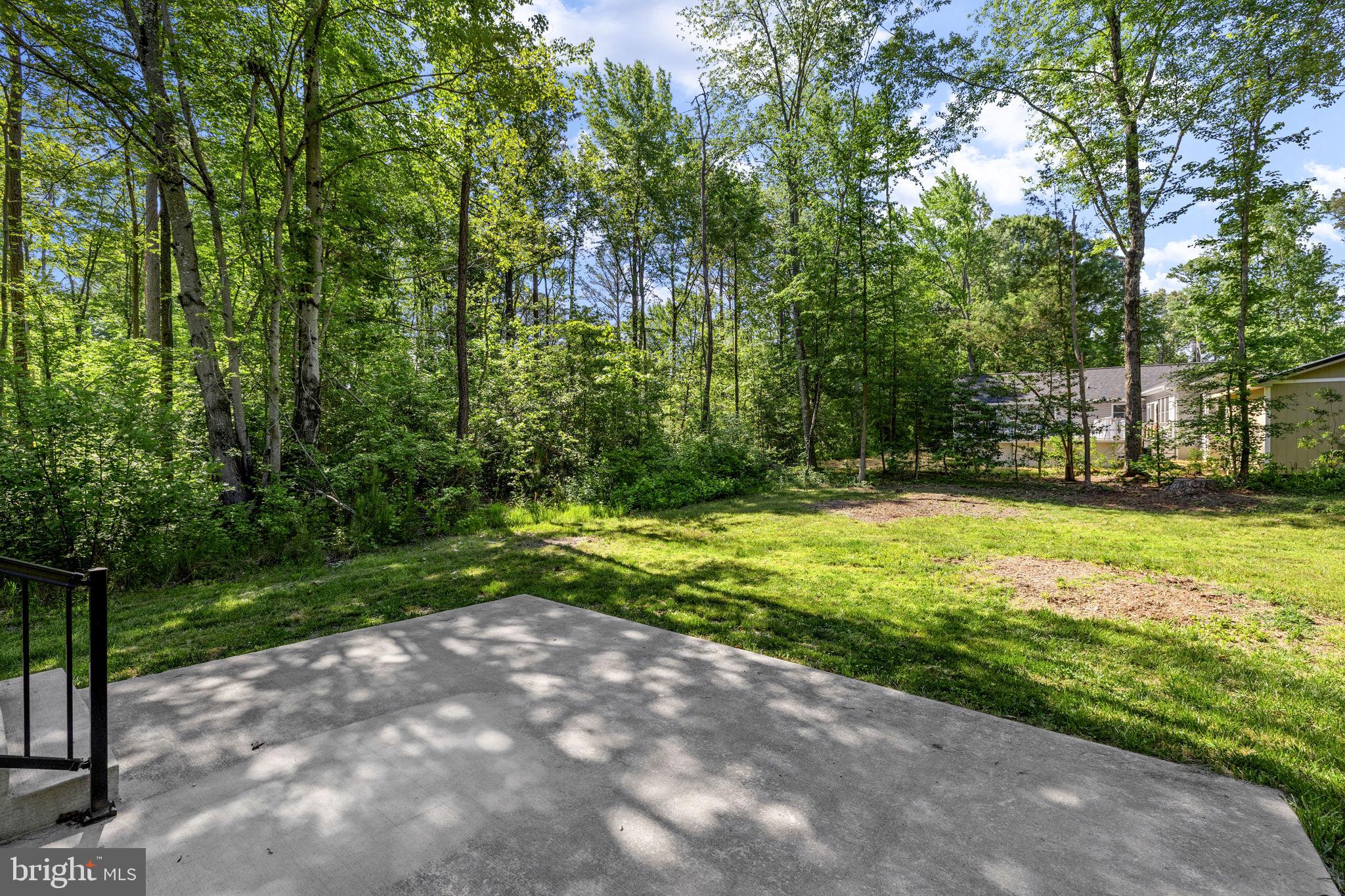 COLONIAL BEACH - Residential