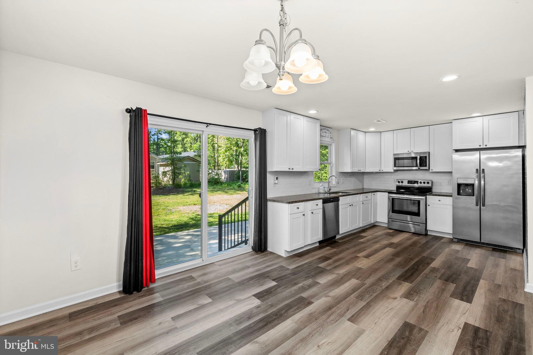 COLONIAL BEACH - Residential