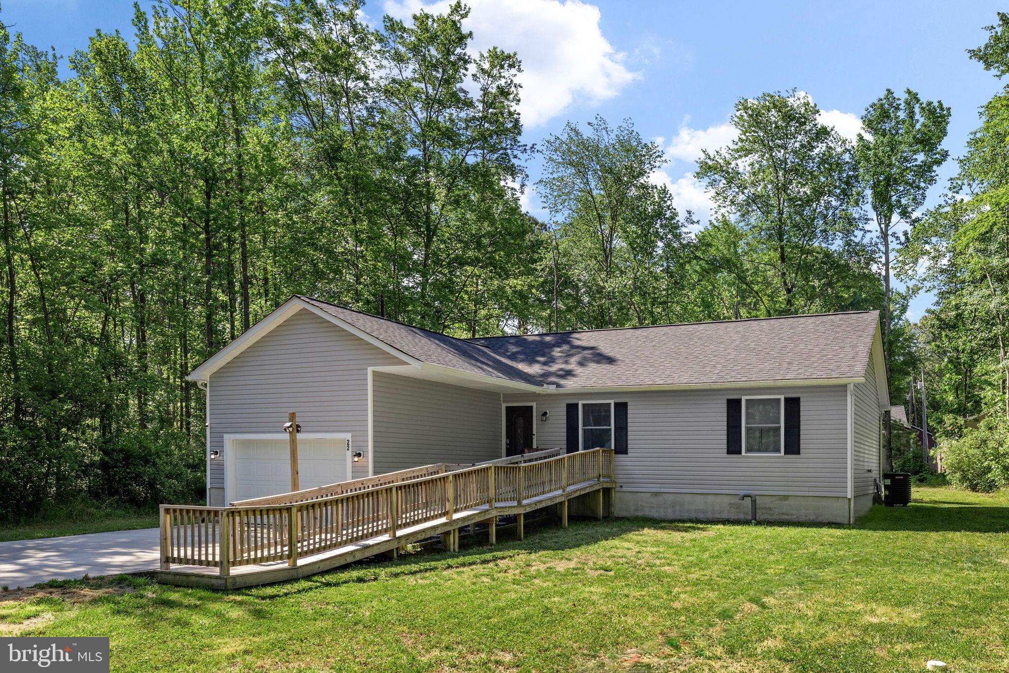COLONIAL BEACH - Residential