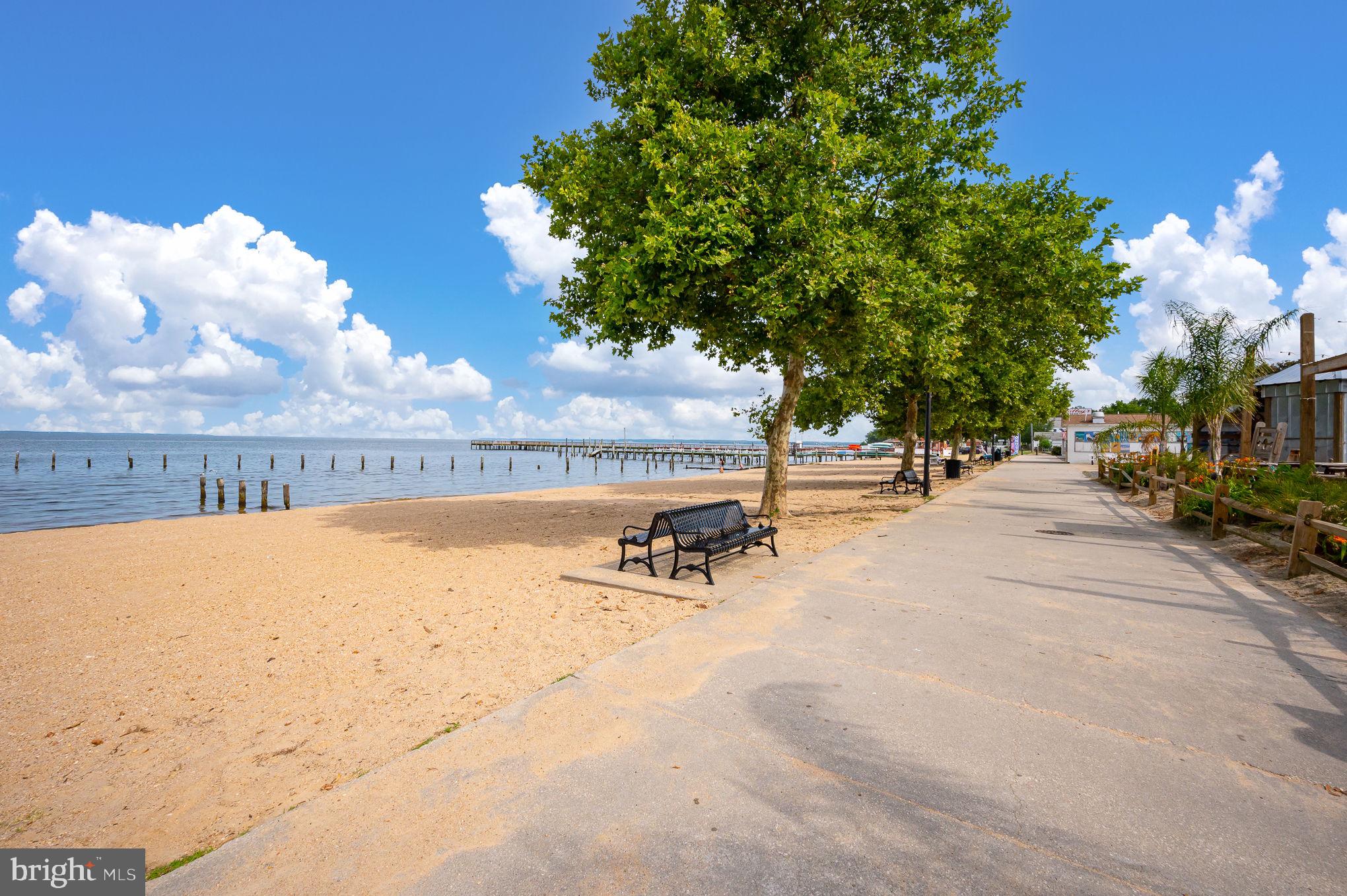COLONIAL BEACH - Residential