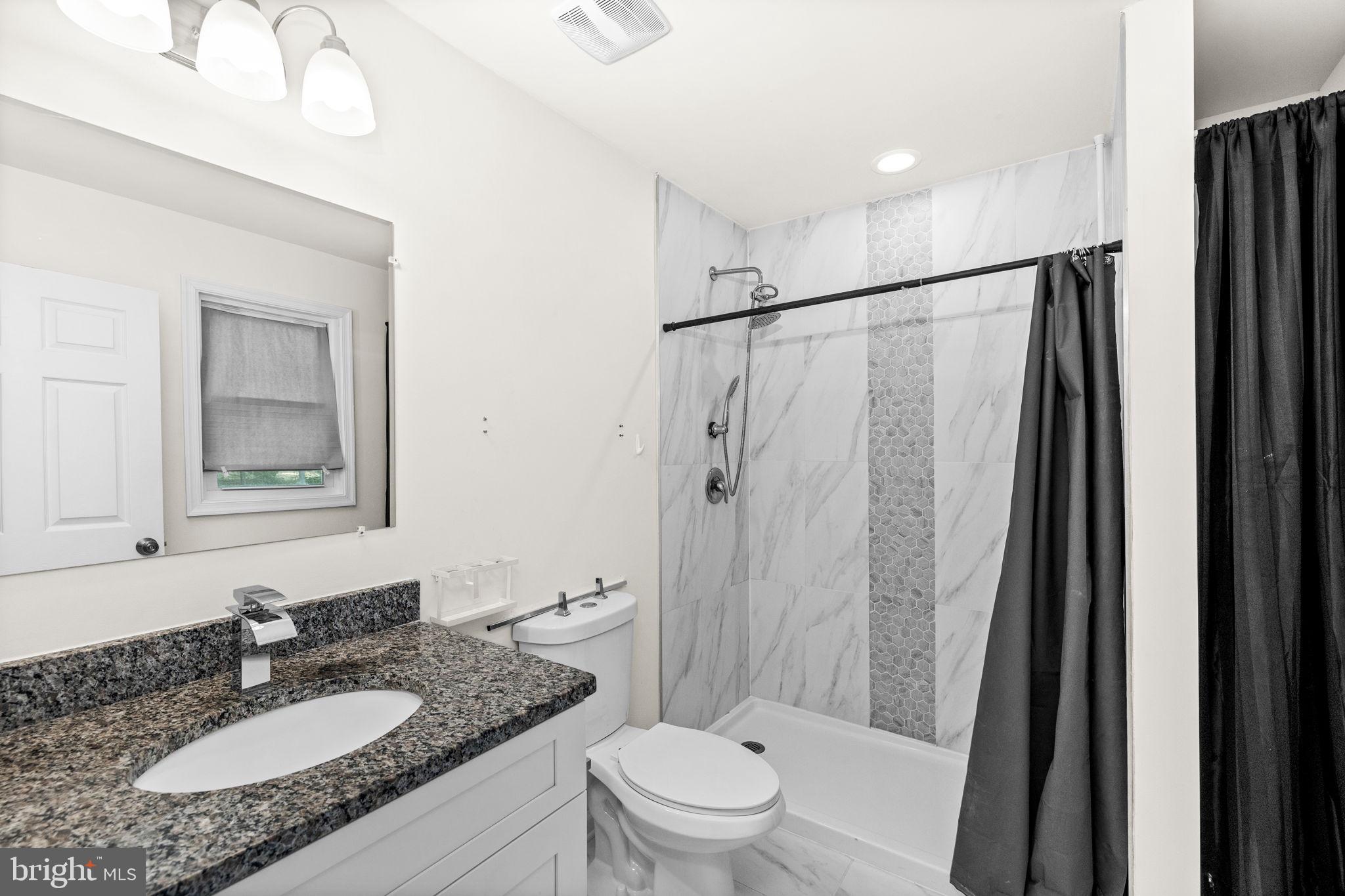 COLONIAL BEACH - Residential