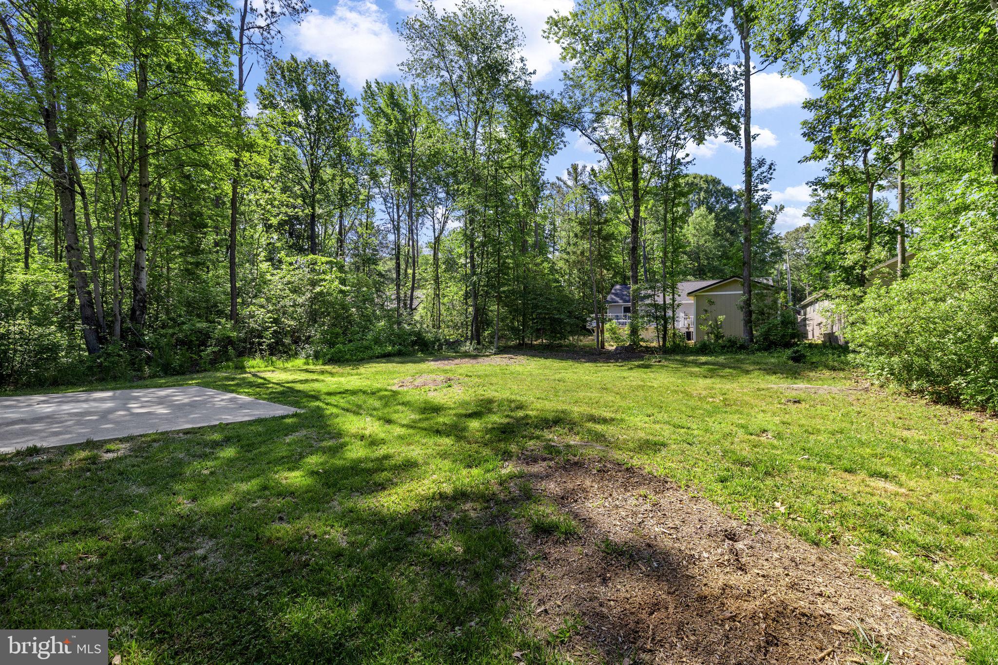 COLONIAL BEACH - Residential