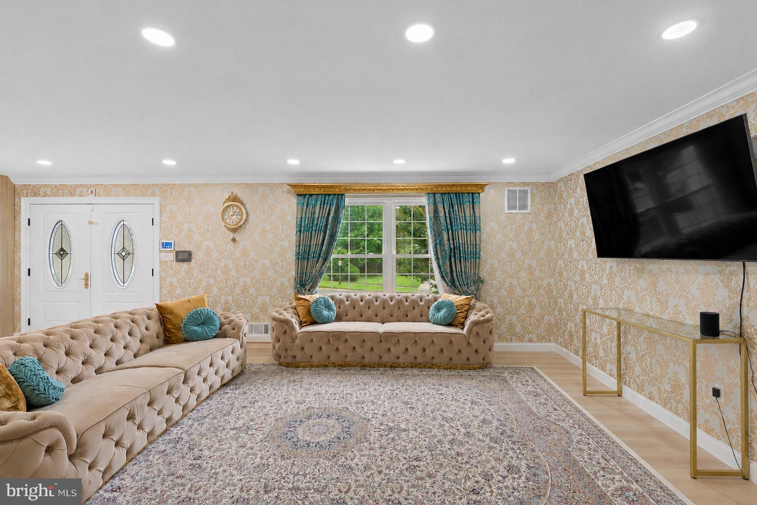 10904 GAINSBOROUGH ROAD
