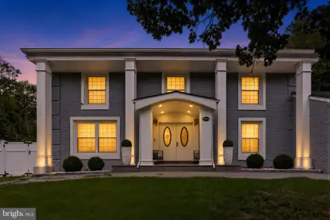 10904 Gainsborough Road, Potomac, MD 20854 - #: MDMC2244128