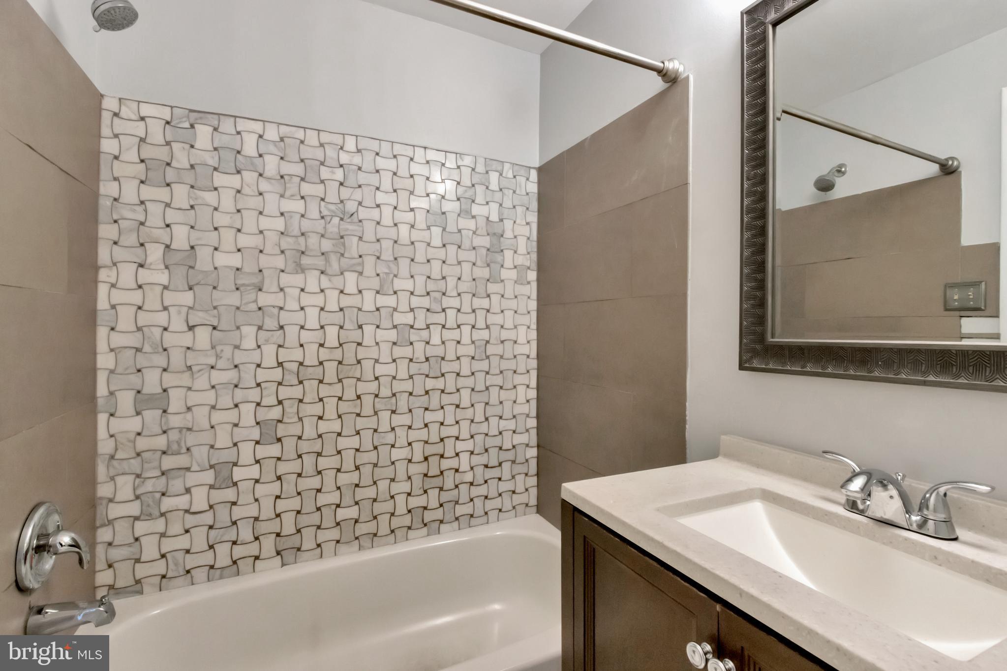 ELIZABETHS LANDING - Residential