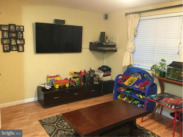 NEWINGTON FOREST - Residential