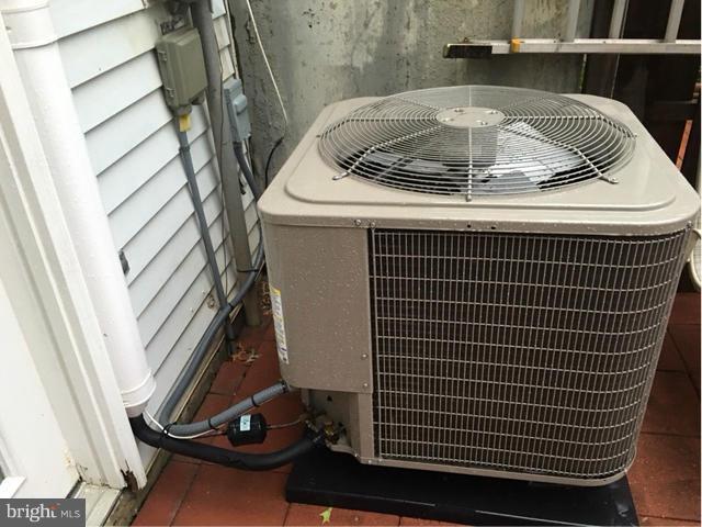 NEWINGTON FOREST - Residential