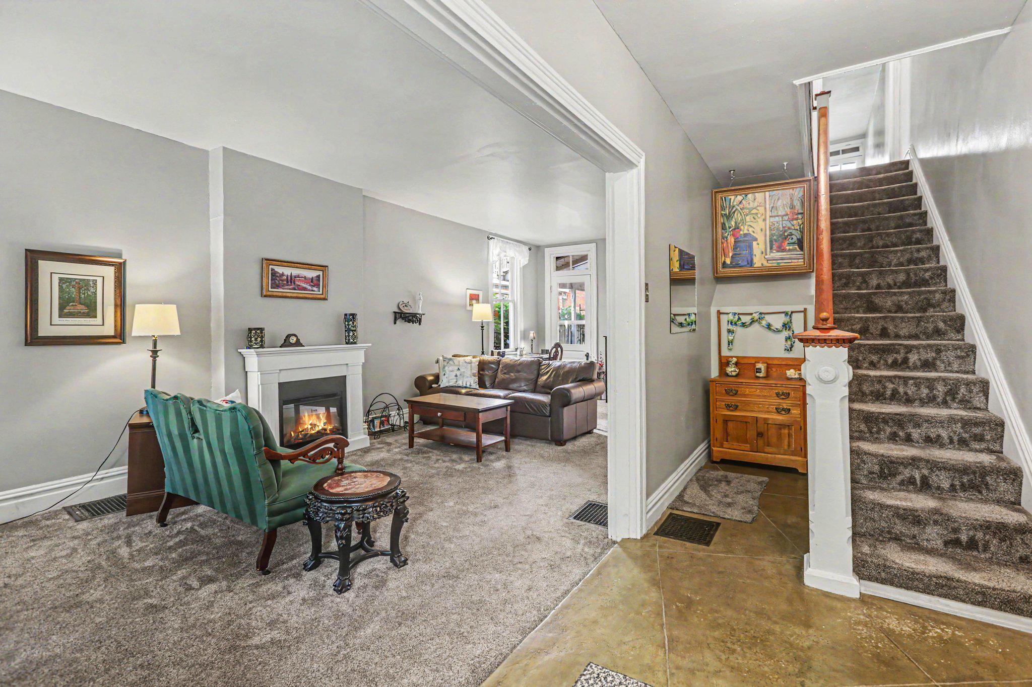 215 WALNUT STREET