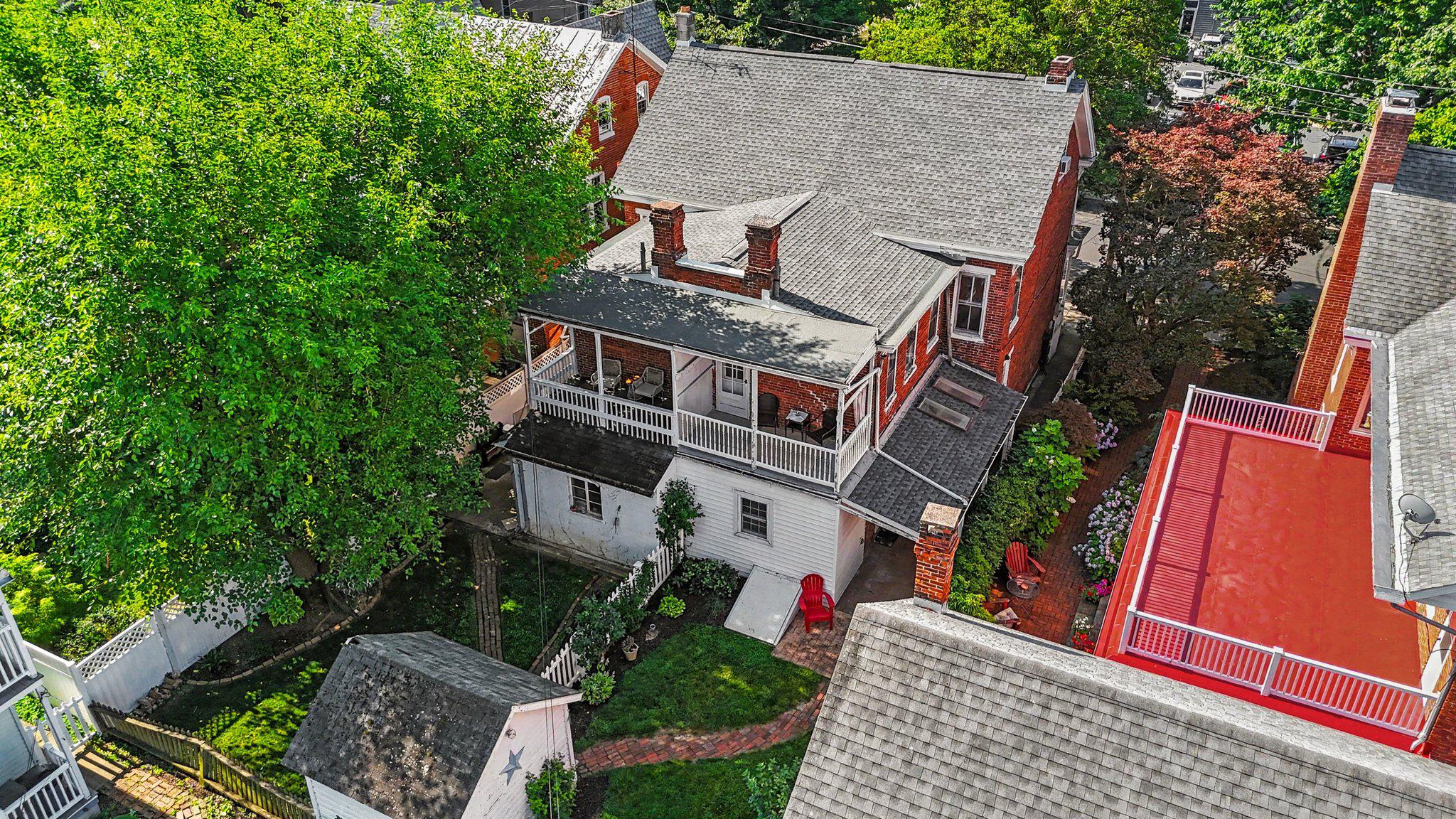 215 WALNUT STREET