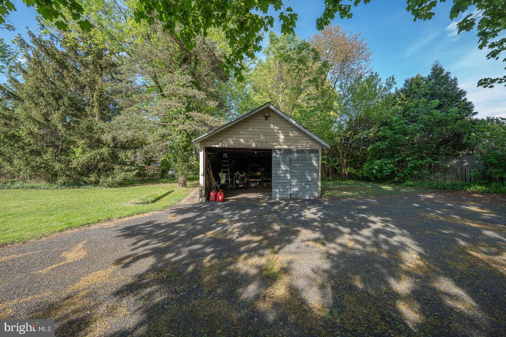 JEFFERSONVILLE - Residential