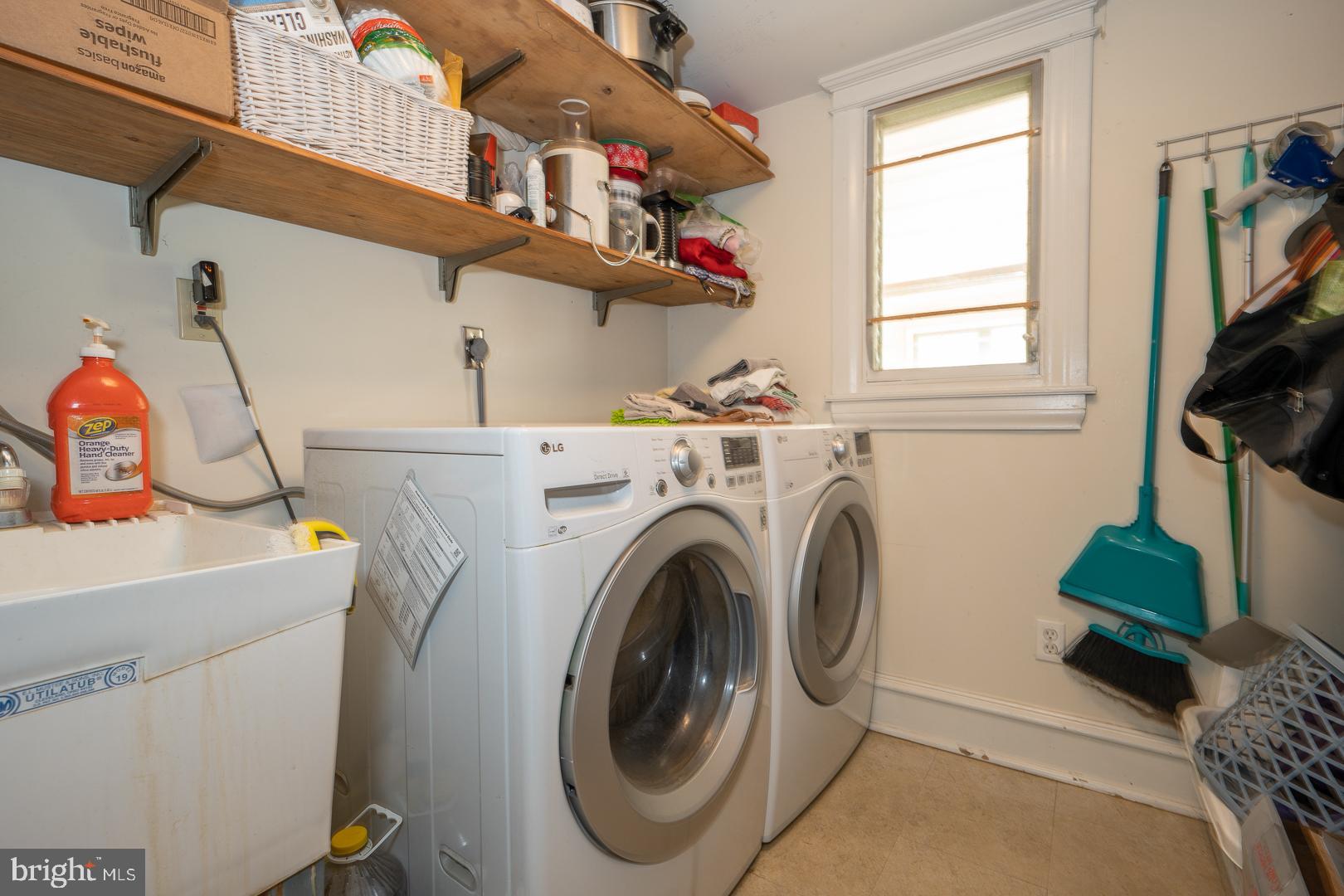 JEFFERSONVILLE - Residential