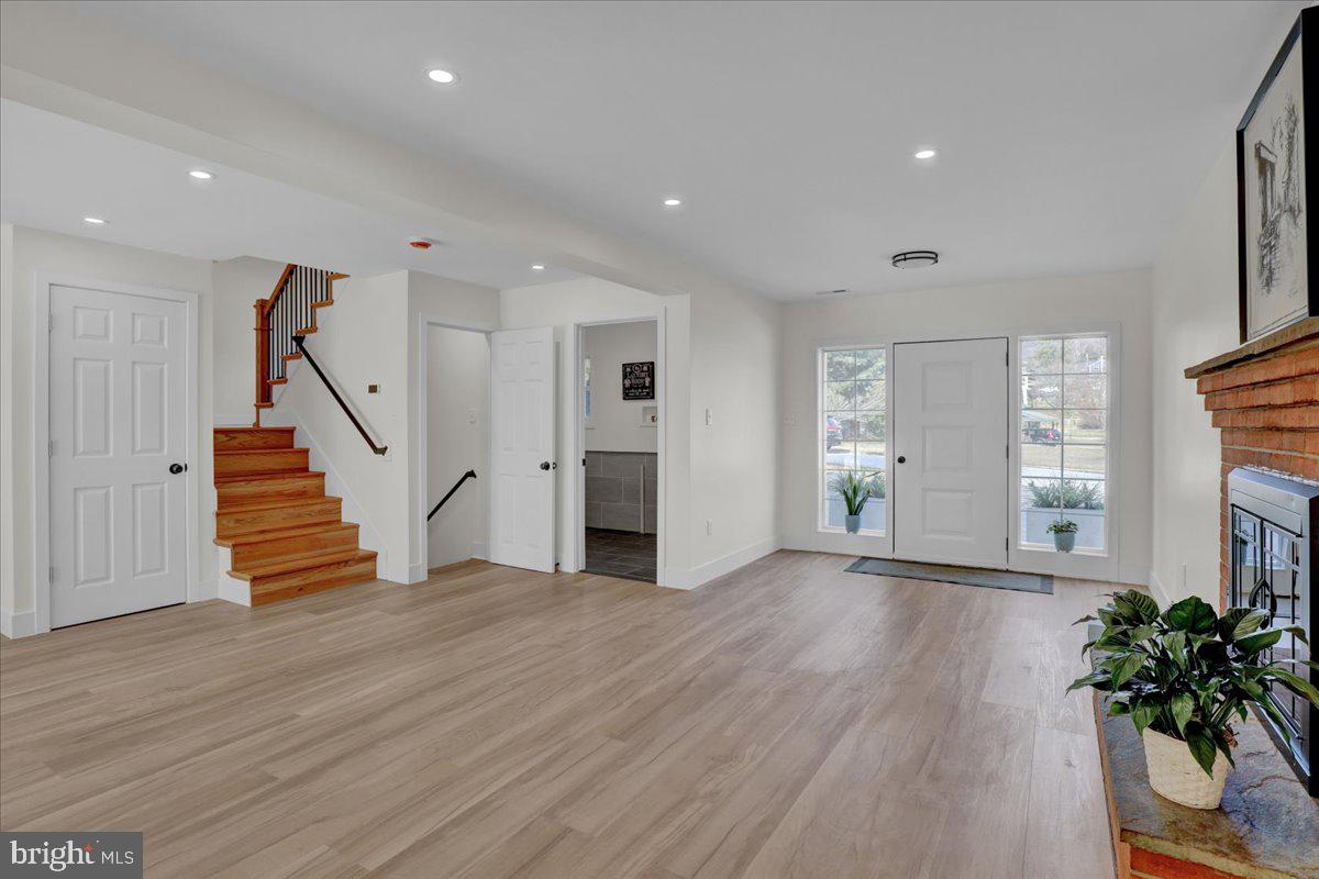 SUNSET GROVE - Residential