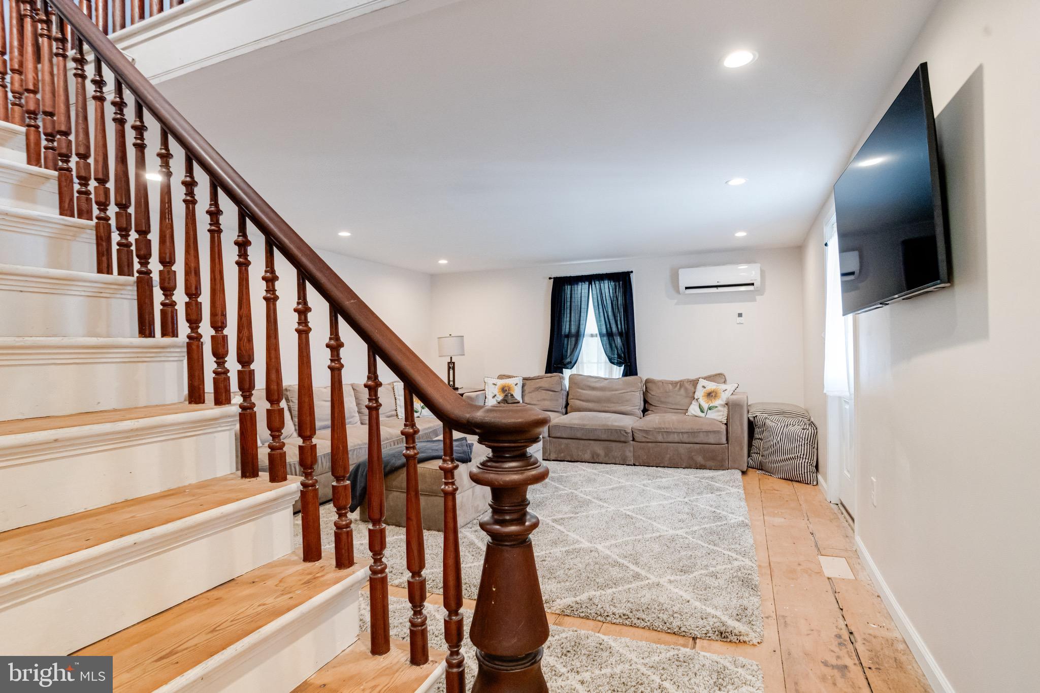 PERRYVILLE - Residential