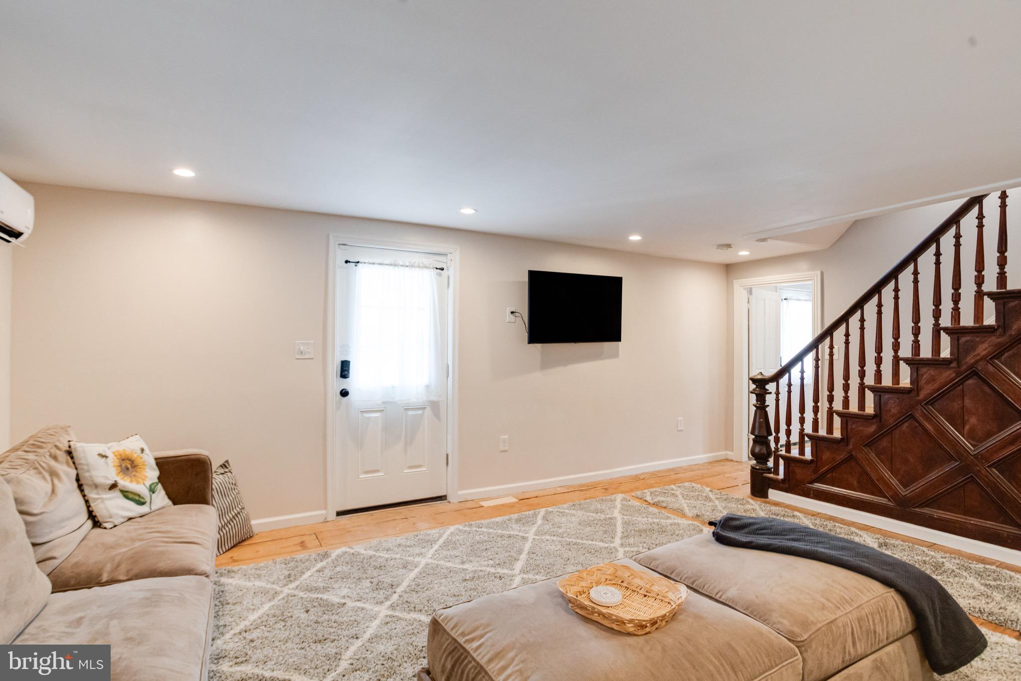 PERRYVILLE - Residential