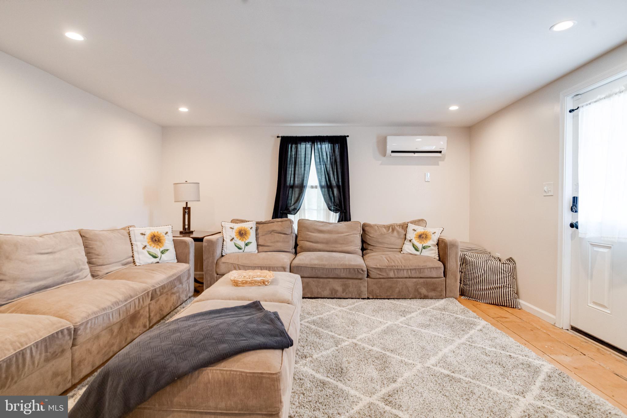 PERRYVILLE - Residential