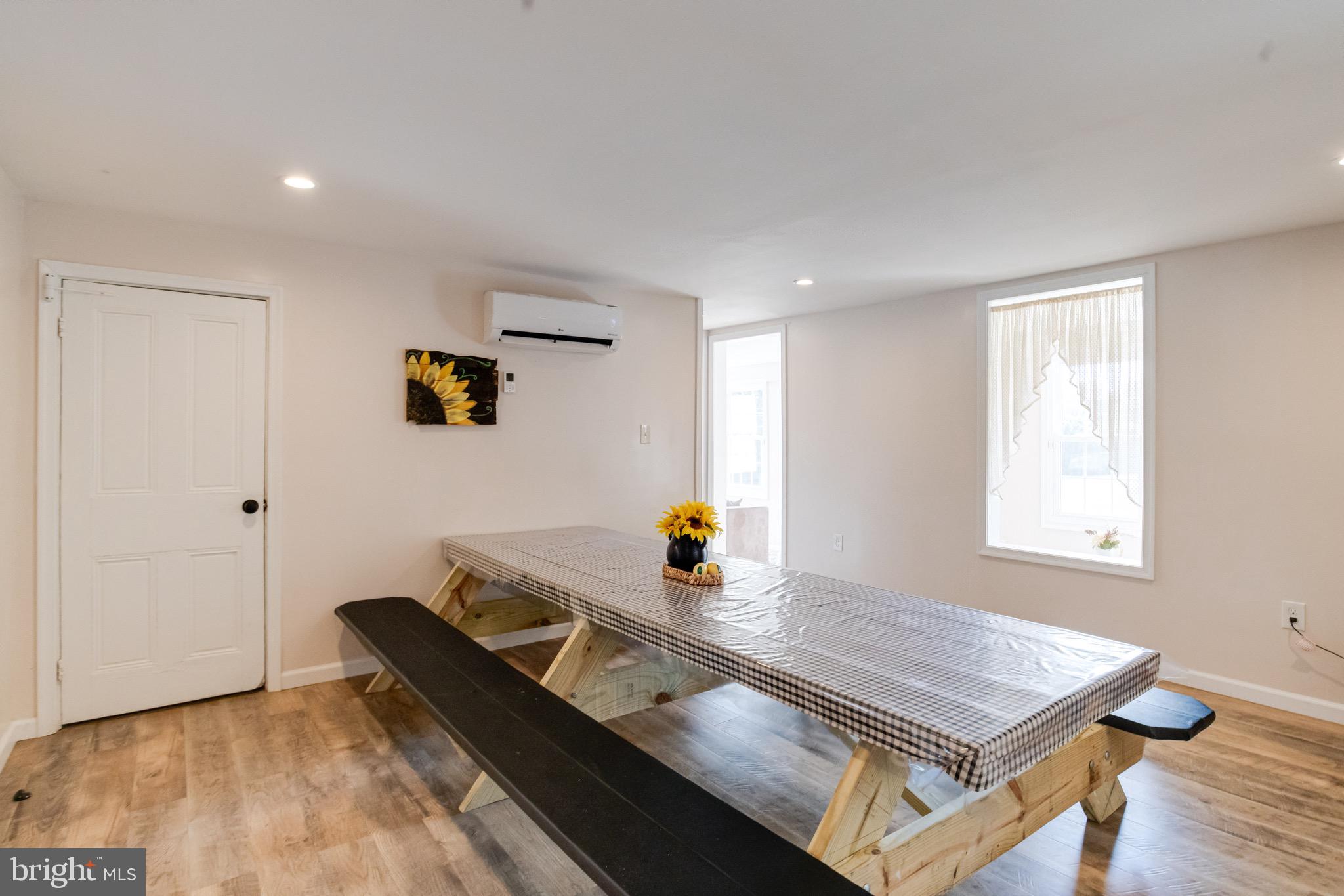 PERRYVILLE - Residential