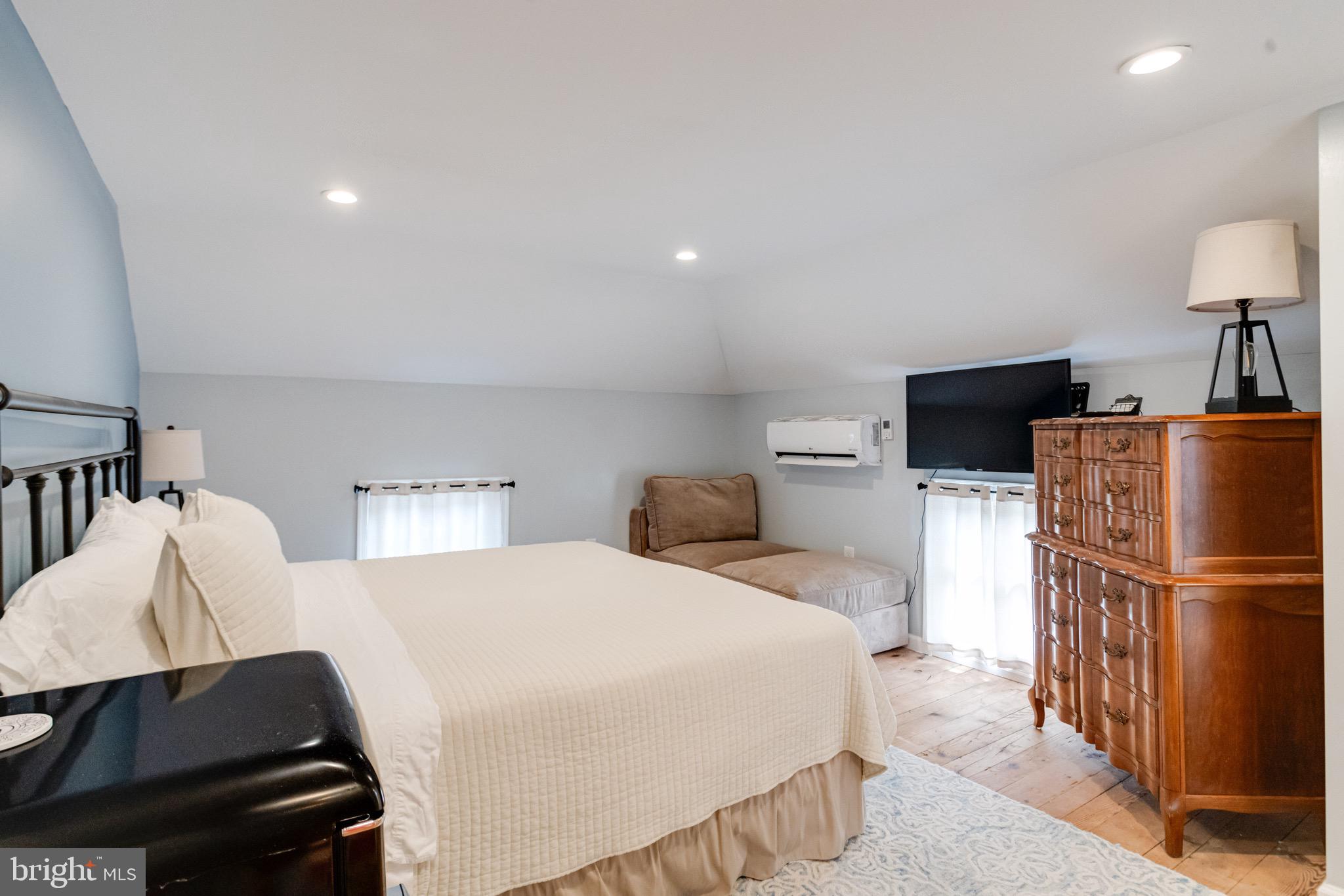 PERRYVILLE - Residential