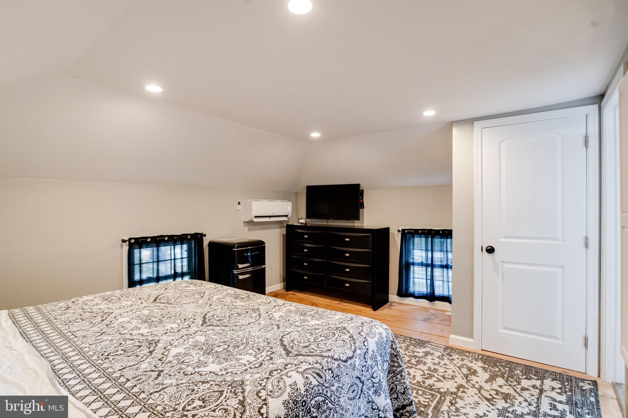 PERRYVILLE - Residential