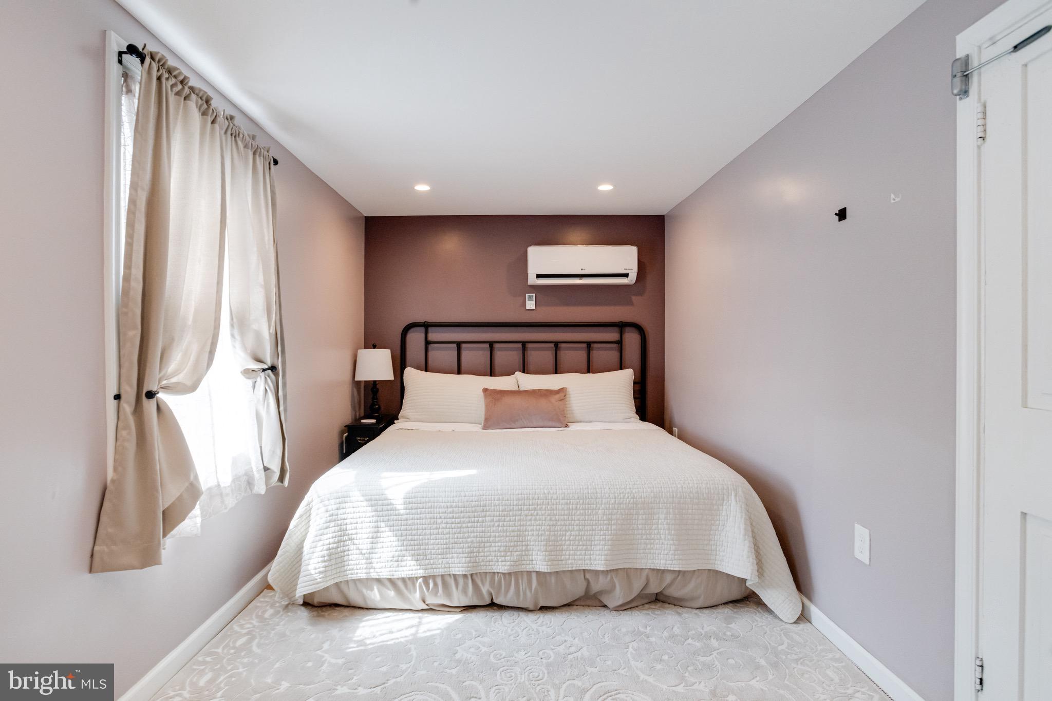 PERRYVILLE - Residential