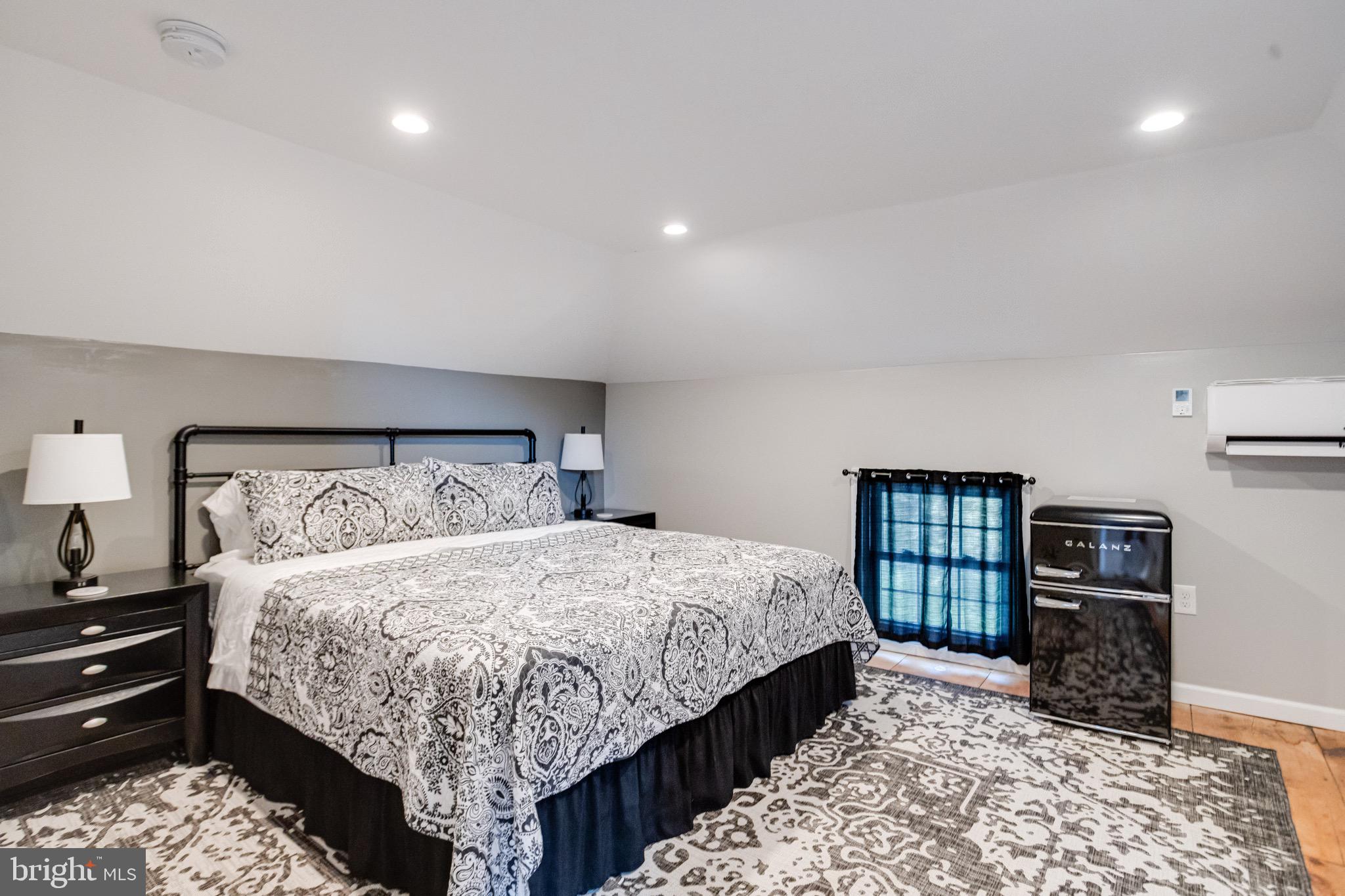 PERRYVILLE - Residential