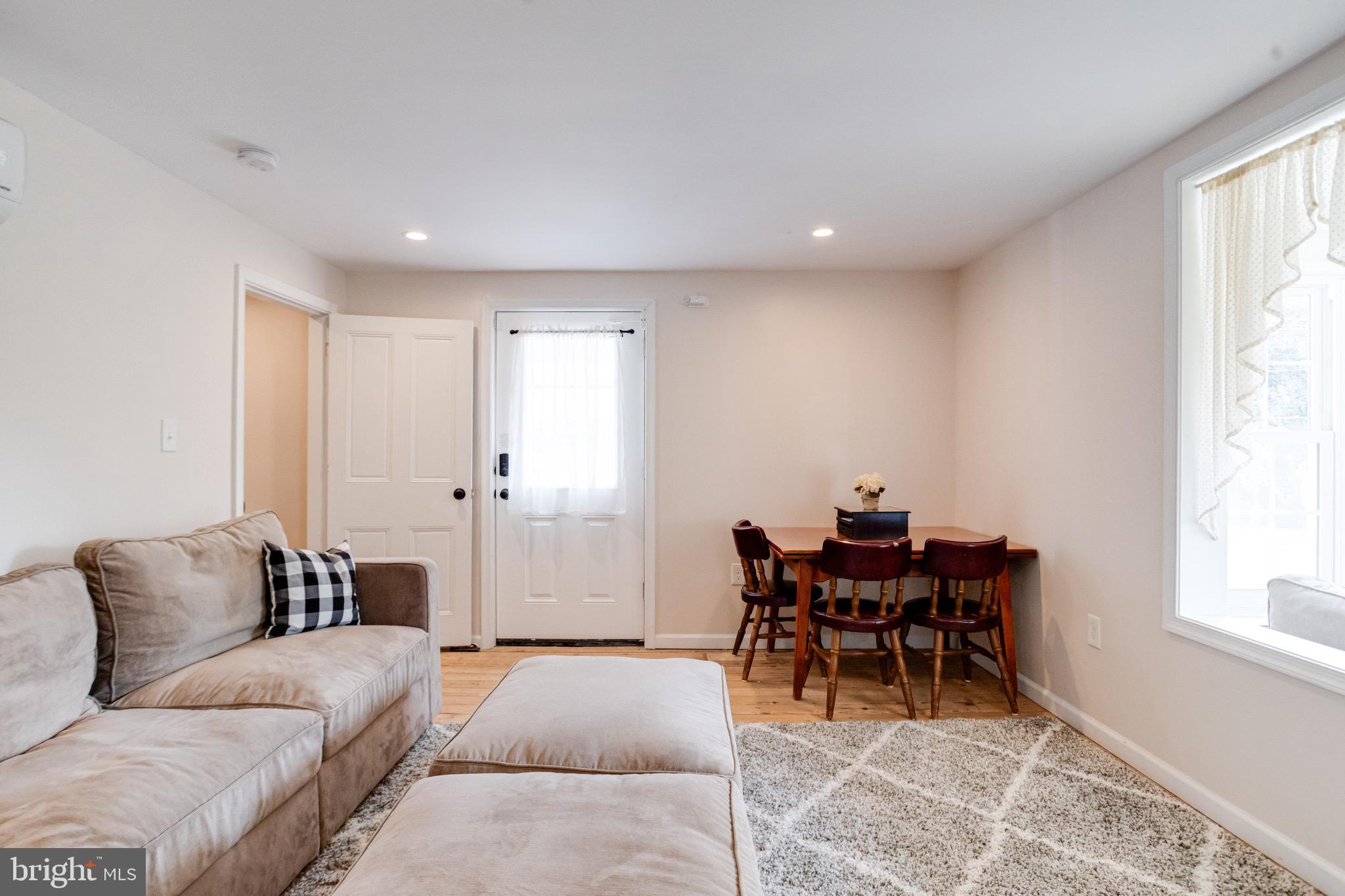 PERRYVILLE - Residential